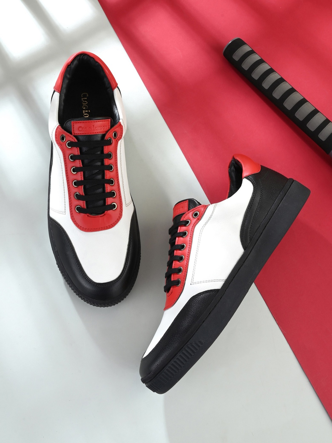 

CLOG LONDON Men Red & White Colourblocked Sneakers