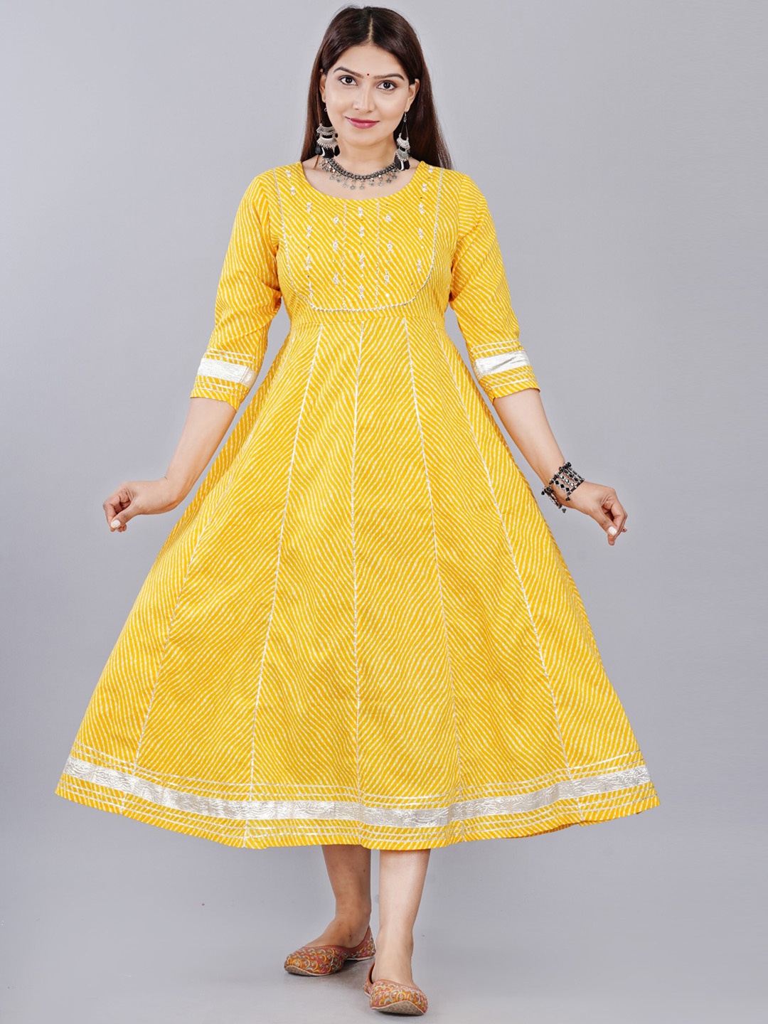 

KALINI Women Yellow & White Cotton Yoke Design Kurta