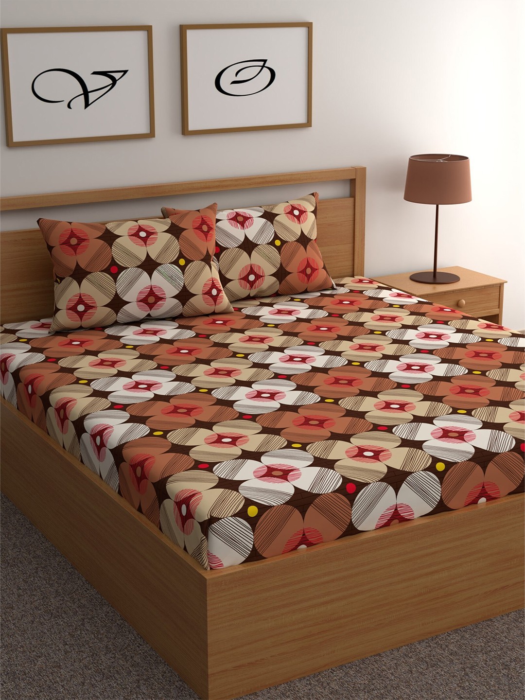 

CHHAVI INDIA Brown & White Floral 210 TC Queen Bedsheet with 2 Pillow Covers