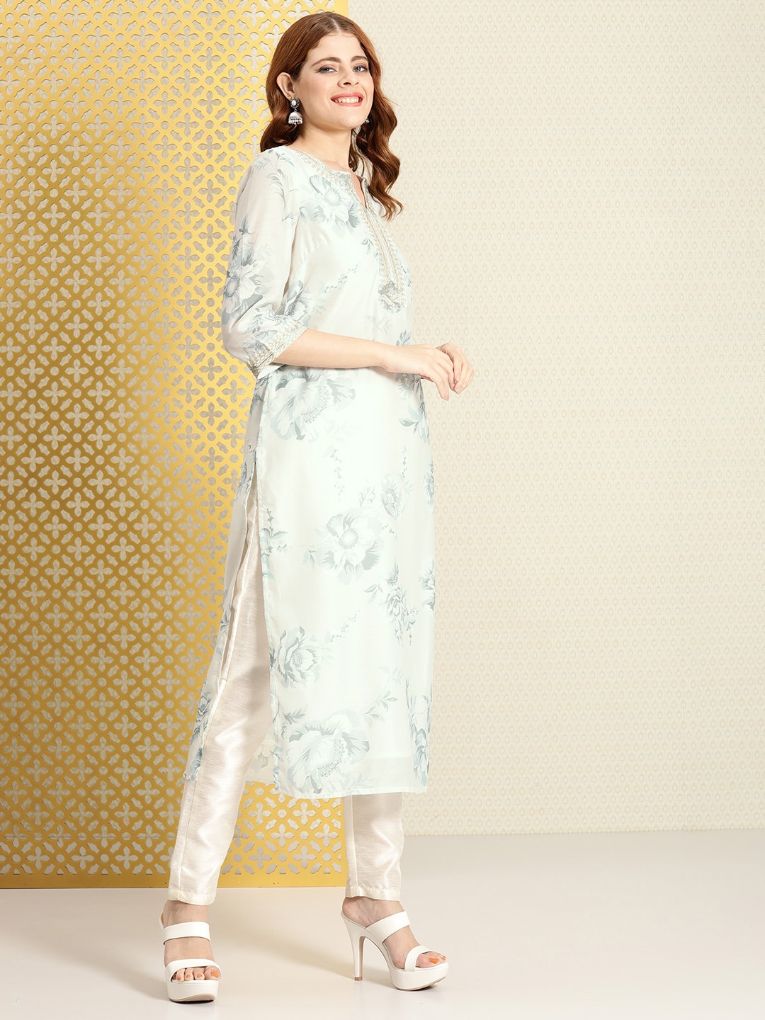 

House of Pataudi Women Off-White & Green Floral Printed Sequined Kurta