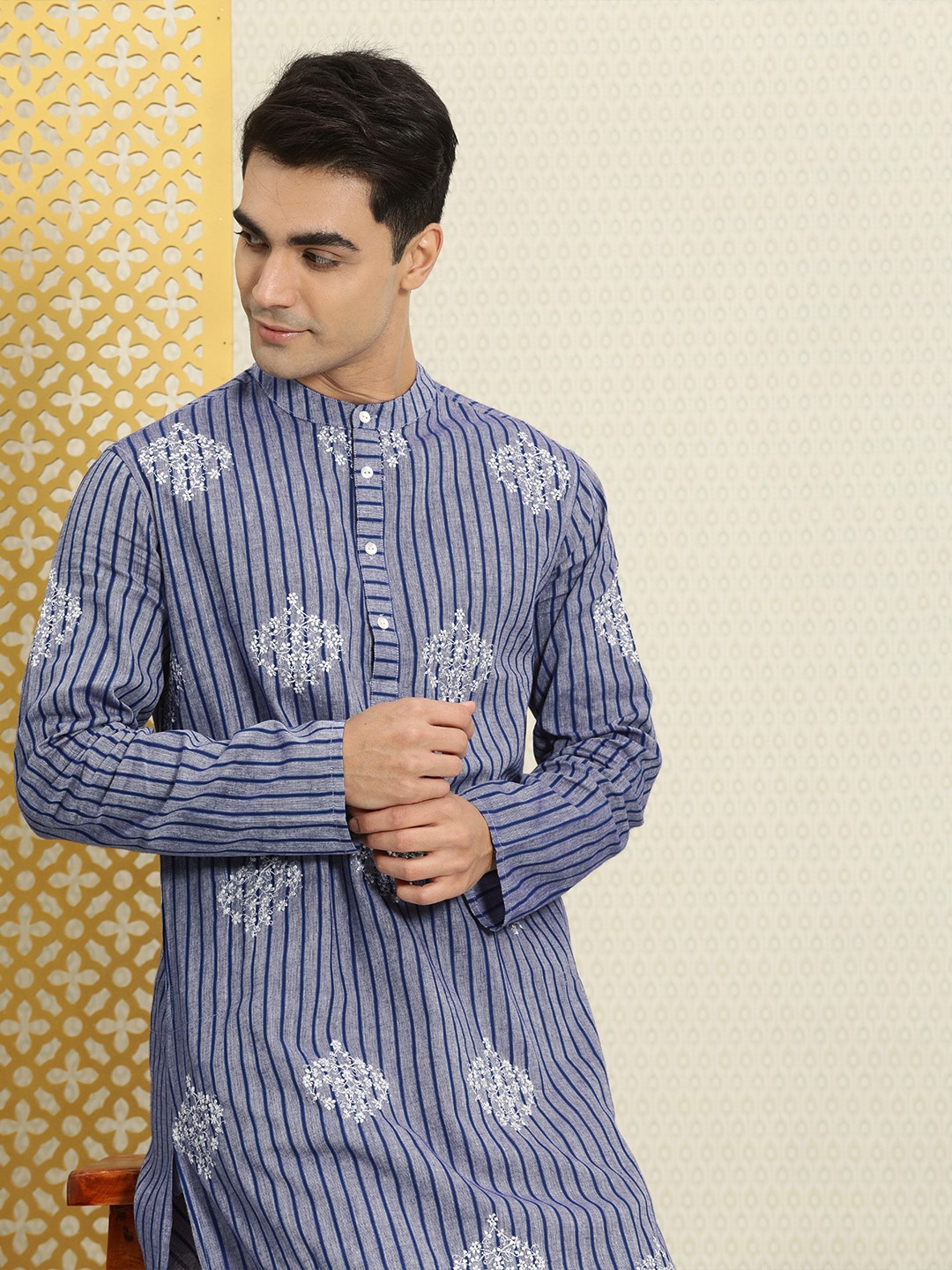 

House of Pataudi Men Blue & Purple Striped Thread Work Pure Cotton Indigo Kurta