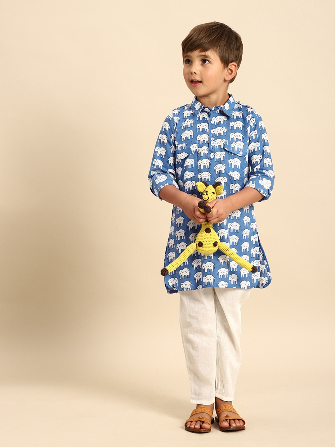 

House of Pataudi Boys Blue Ethnic Motifs Printed Pure Cotton Kurta with Trousers