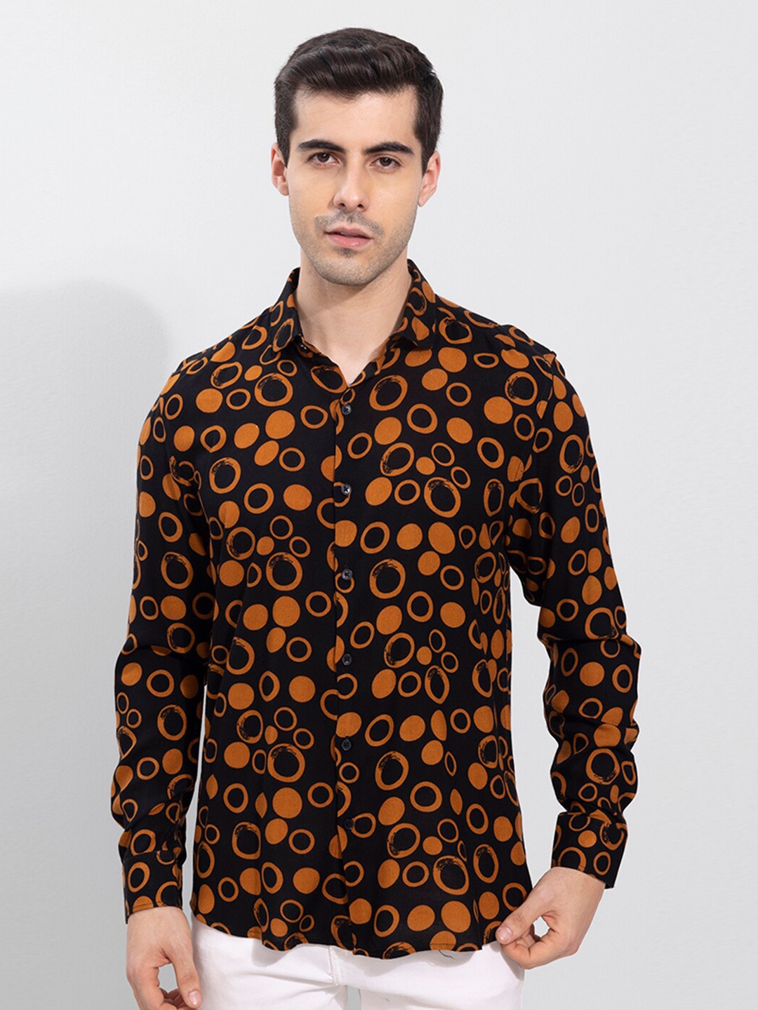 

Snitch Men Brown Slim Fit Geometric Printed Casual Shirt