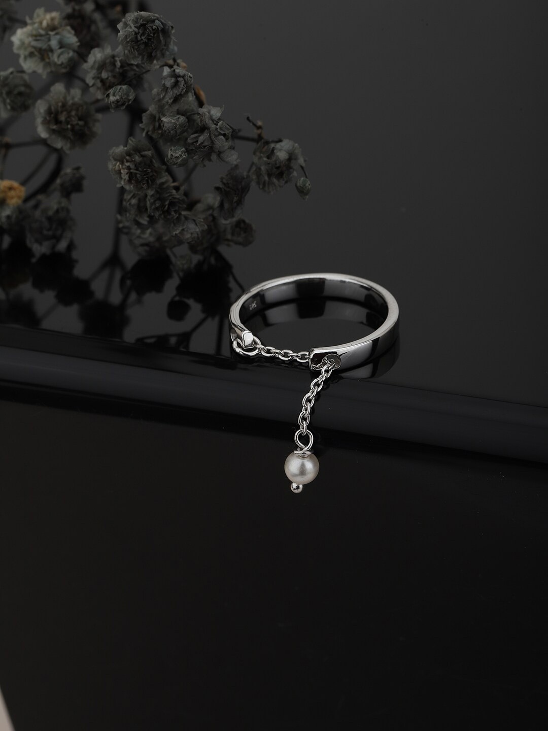 

VANBELLE 925 Sterling Silver Rhodium-Plated White Pearls-Studded Finger Ring