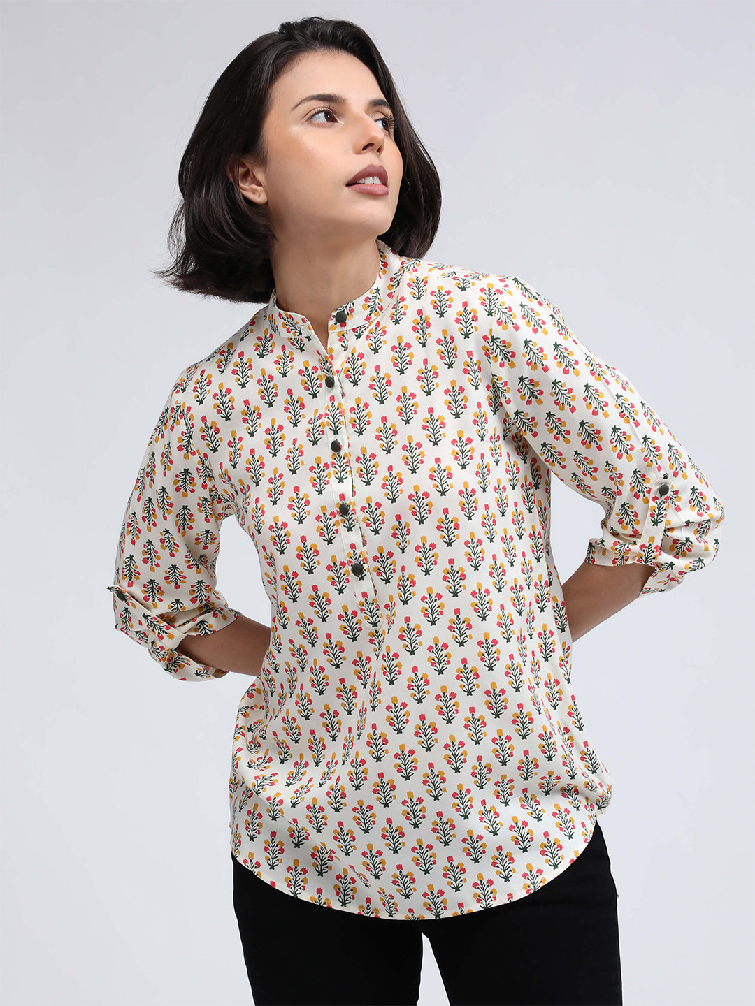 

IDK Cream-Coloured & Green Floral Printed Mandarin Collar Top