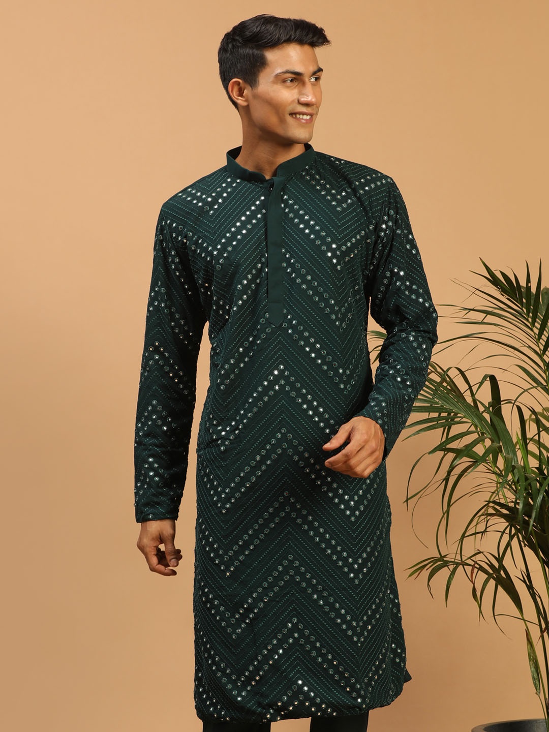 

VASTRAMAY Men Mirror Work Georgette Straight Kurta, Green