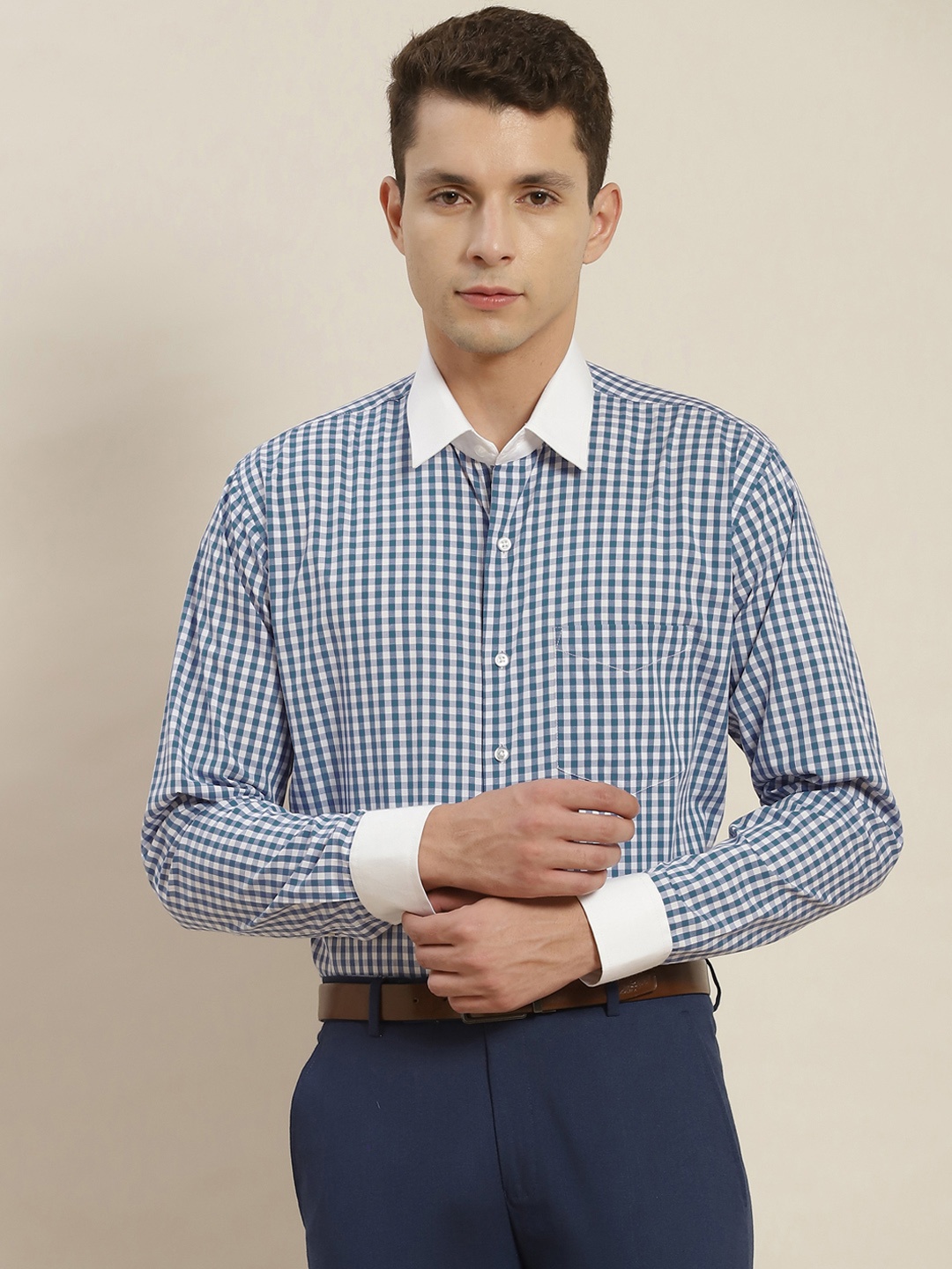 

Hancock Men Blue & White Gingham Checked Pure Cotton Slim Fit Bankers Formal Shirt