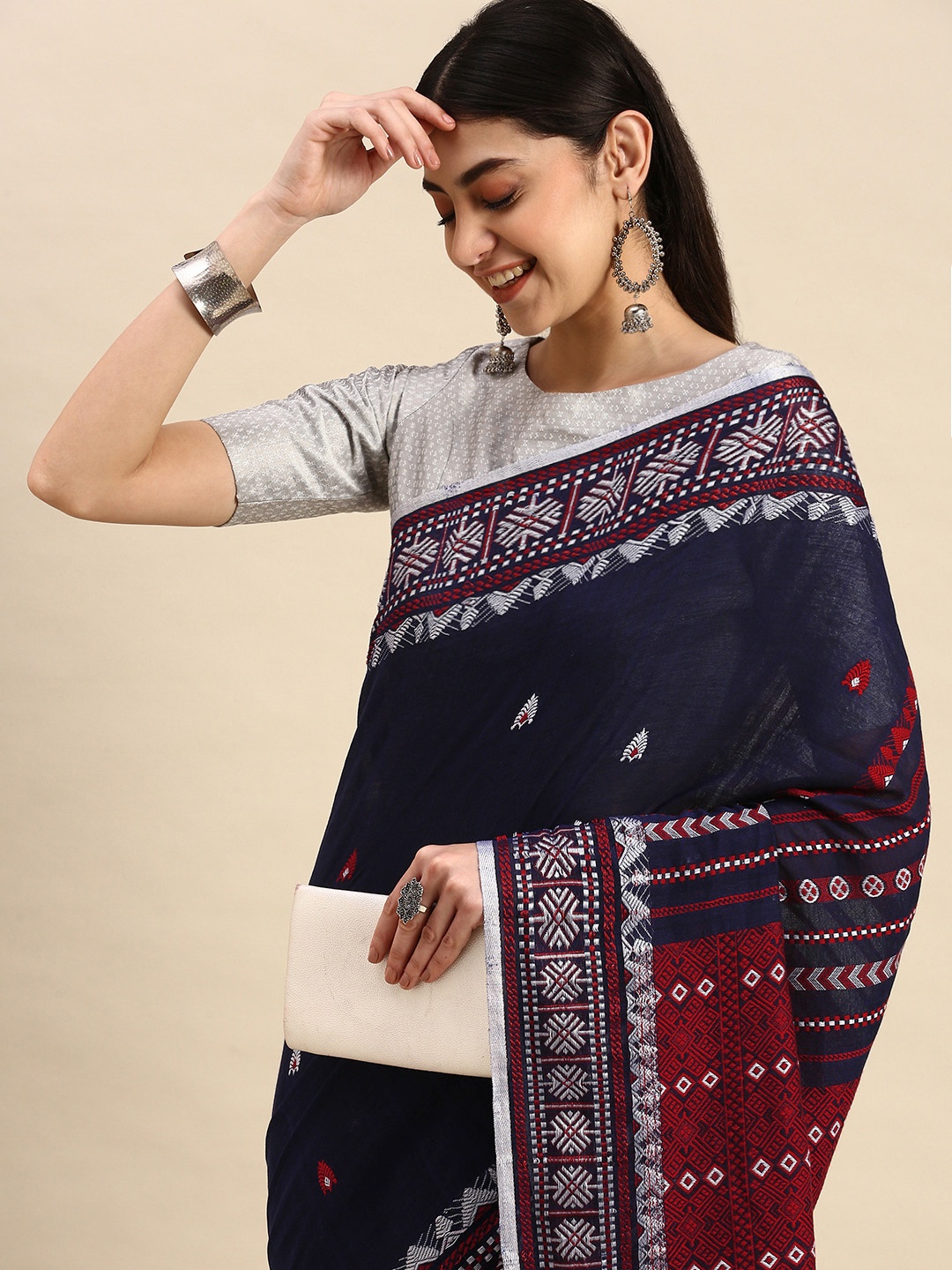 

Apaapi Threads of glory Navy Blue & Red Woven Design Khadi Saree