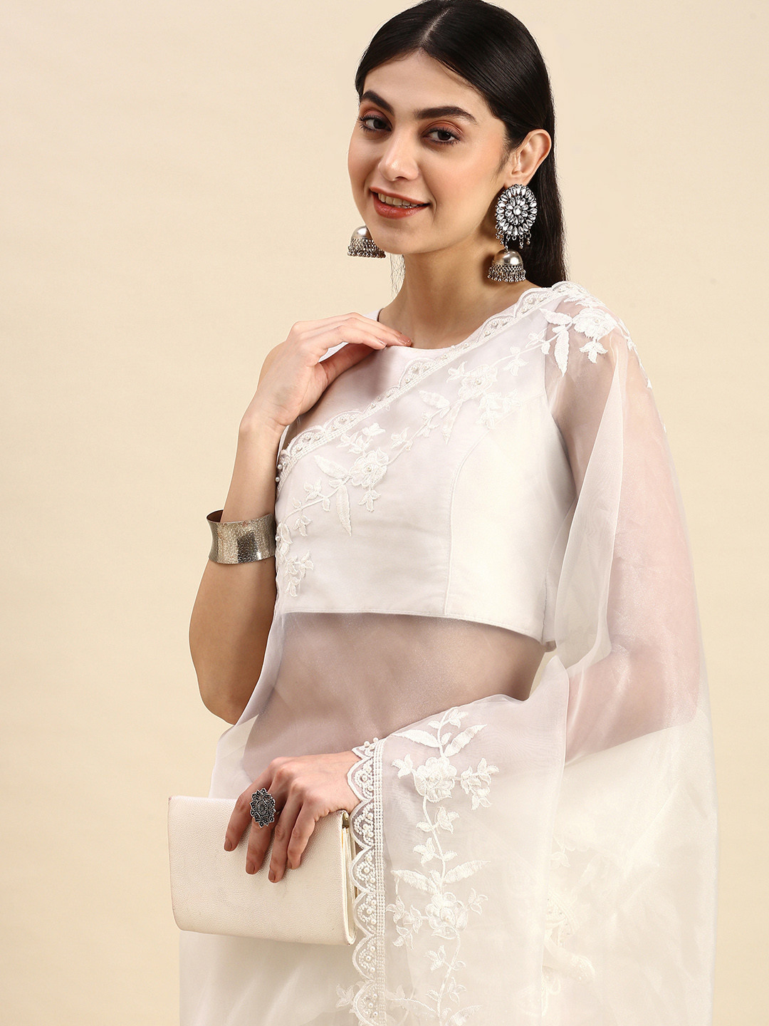 

Apaapi Threads of glory White Embellished Beads and Stones Organza Saree