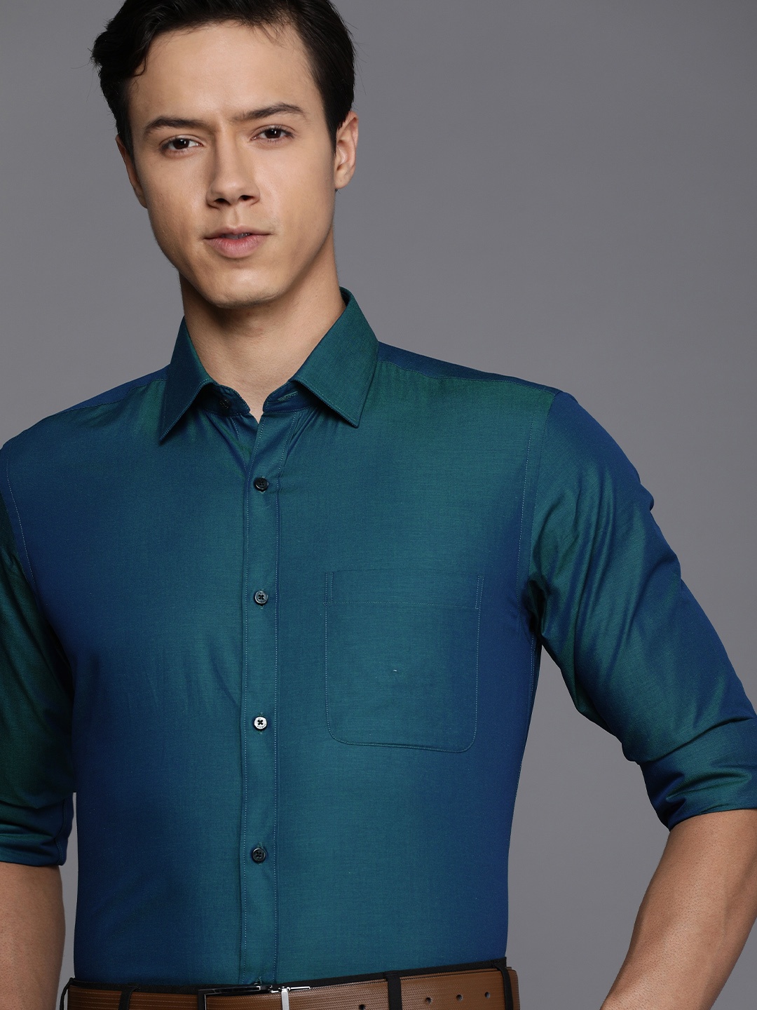 

Raymond Men Green And Purple Slim Fit Pure Cotton Formal Shirt