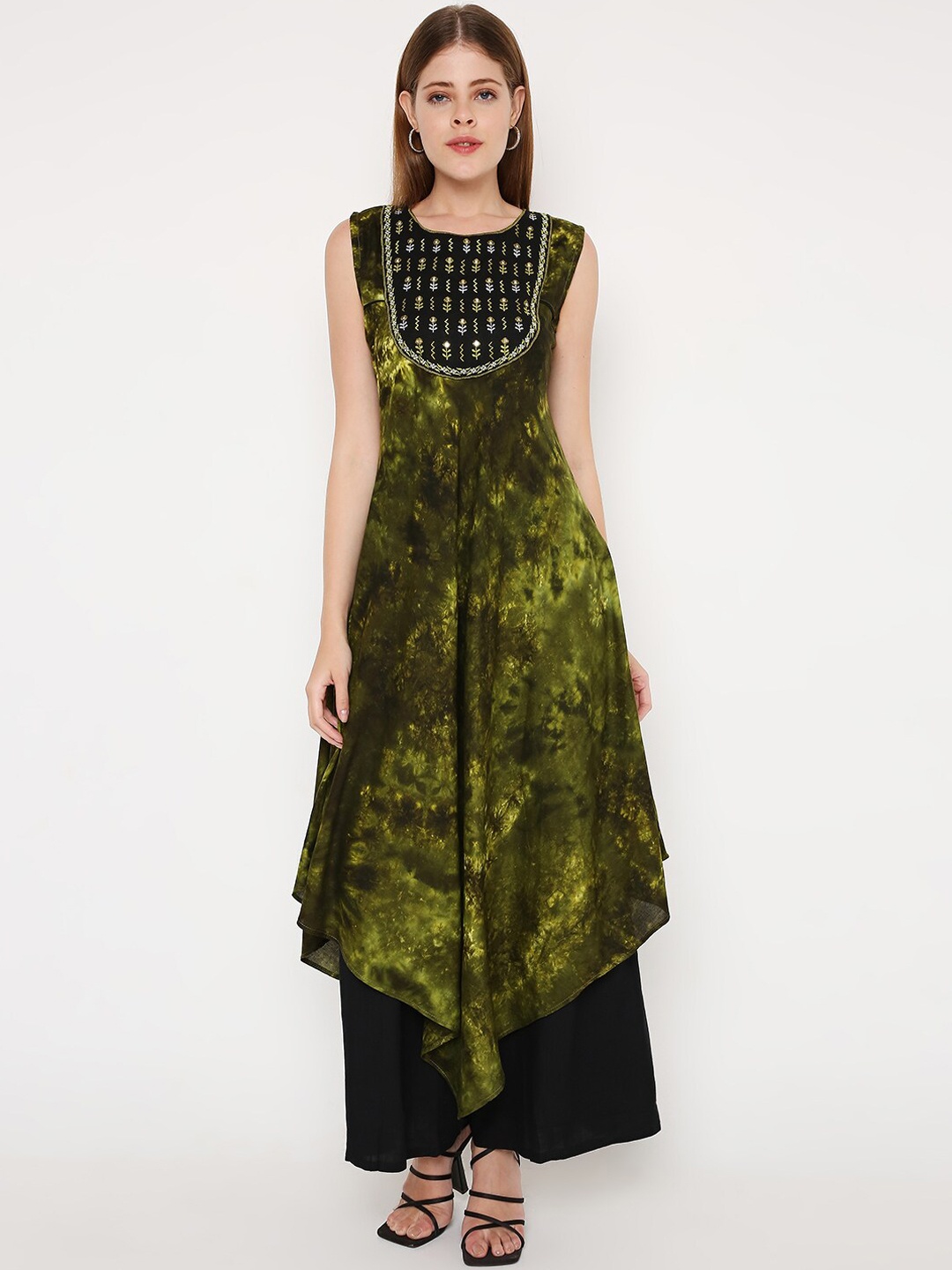 

Peppertree Women Green & Black Printed Thread Work Kurta