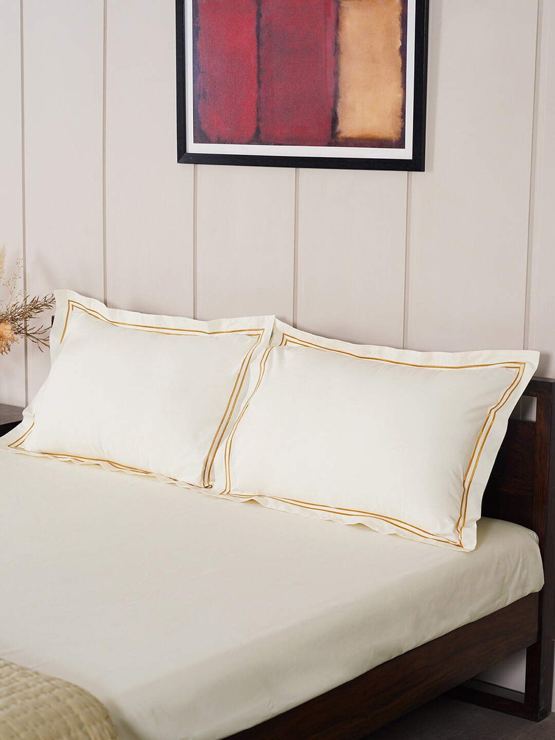 

Pure Home and Living Off White King Bedsheet with 2 Pillow Covers