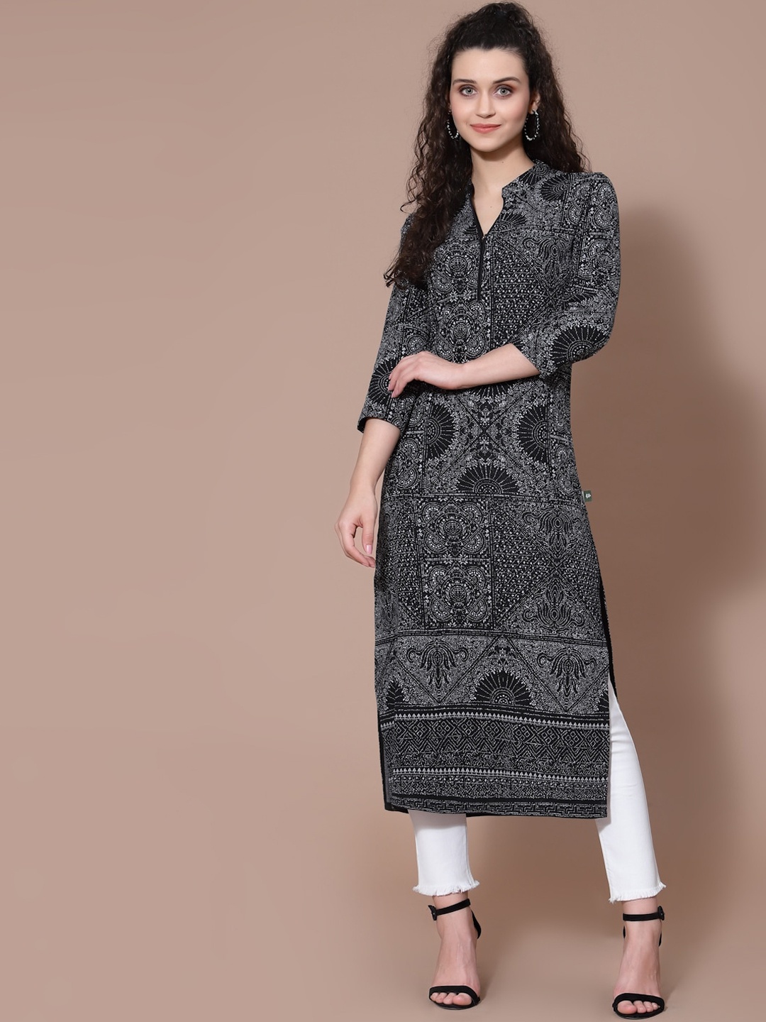 

Wool Trees Women Black & Grey Ethnic Motifs Printed Keyhole Neck Woolen Kurta