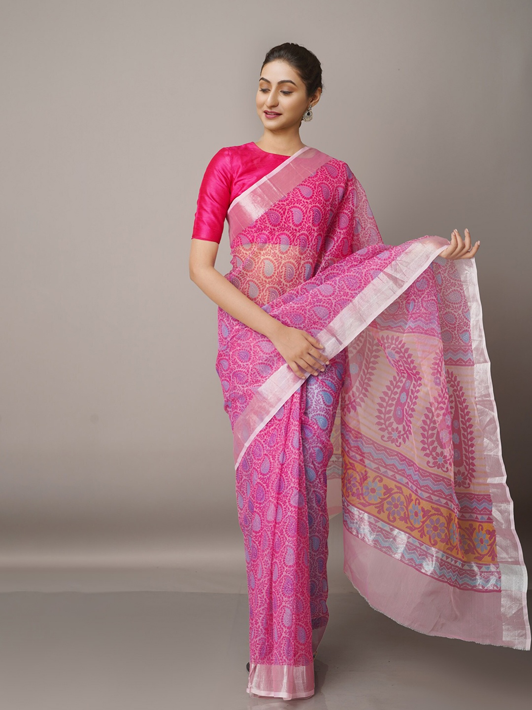 

Unnati Silks Pink & White Paisley Zari Organza Block Print Saree