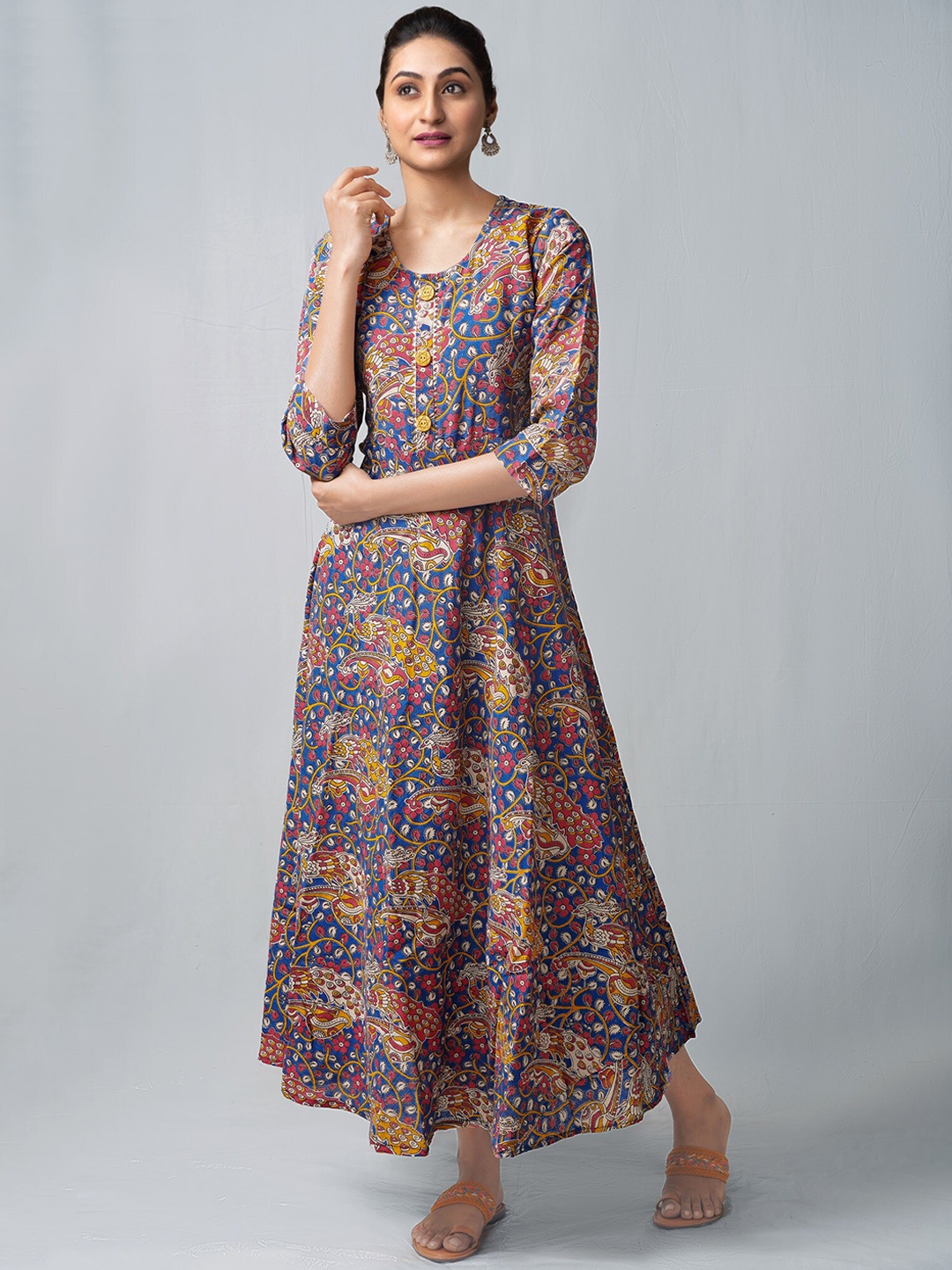 

Unnati Silks Women Blue & Pink Floral Printed Floral Handloom Anarkali Kurta