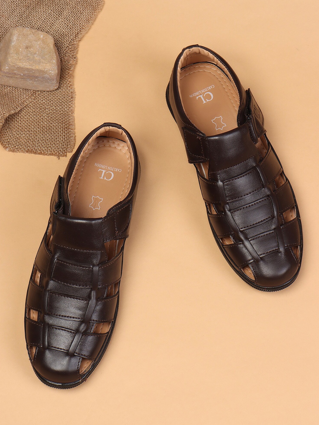 

Carlton London Men Brown Fisherman Sandals