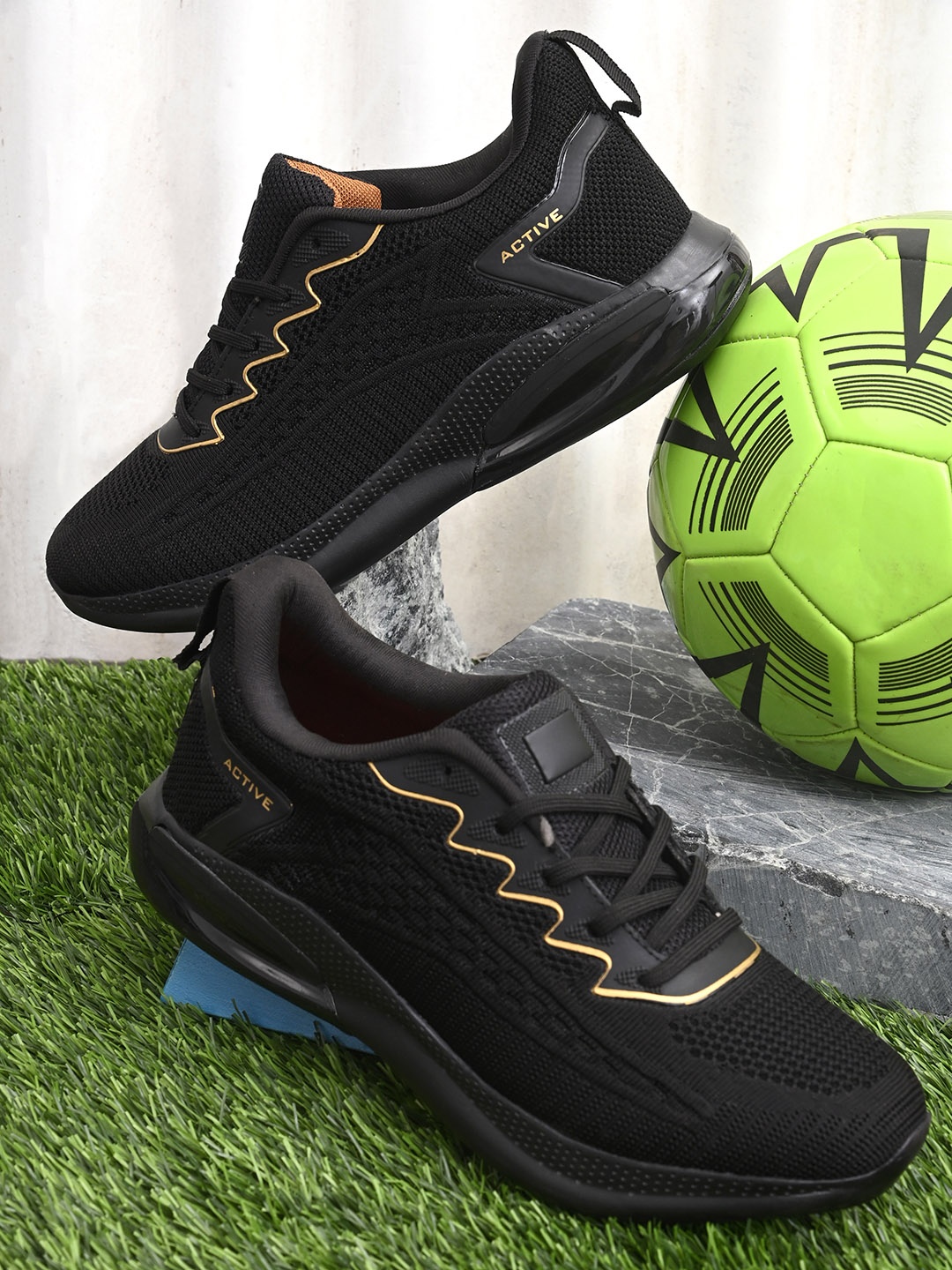 

Roadster Men Black Mesh Running Non-Marking Sports Shoes