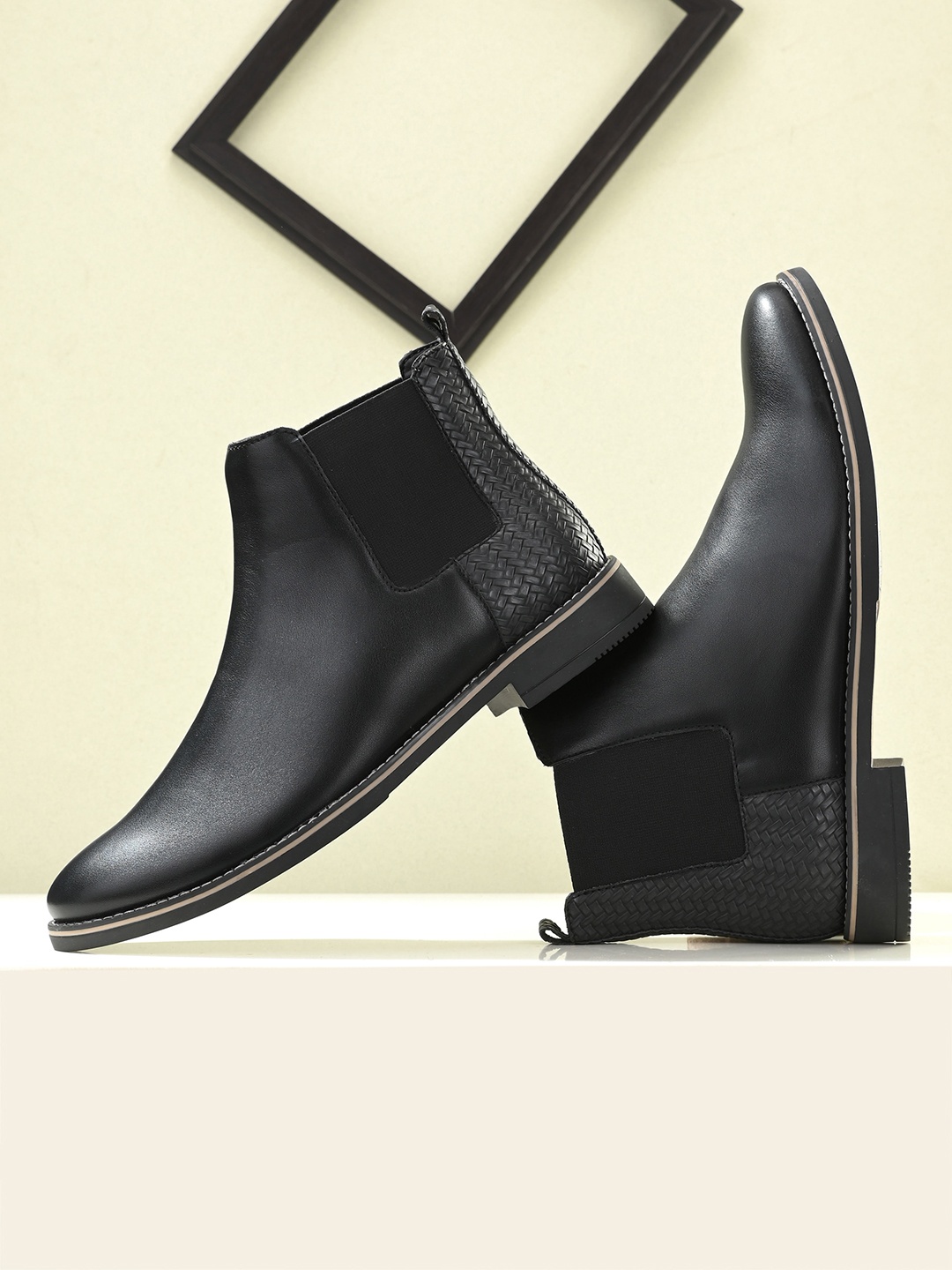 

Roadster Men Black Solid Regular Boots