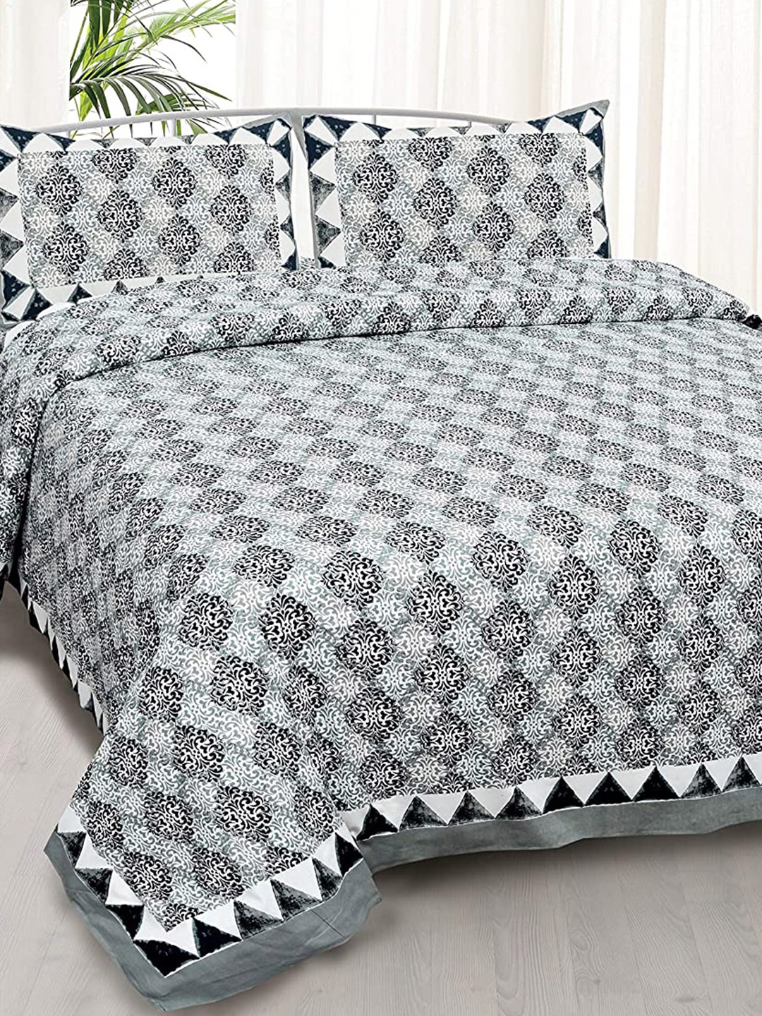 

EasyGoods Grey & White Floral 300 TC King Bedsheet with 2 Pillow Covers