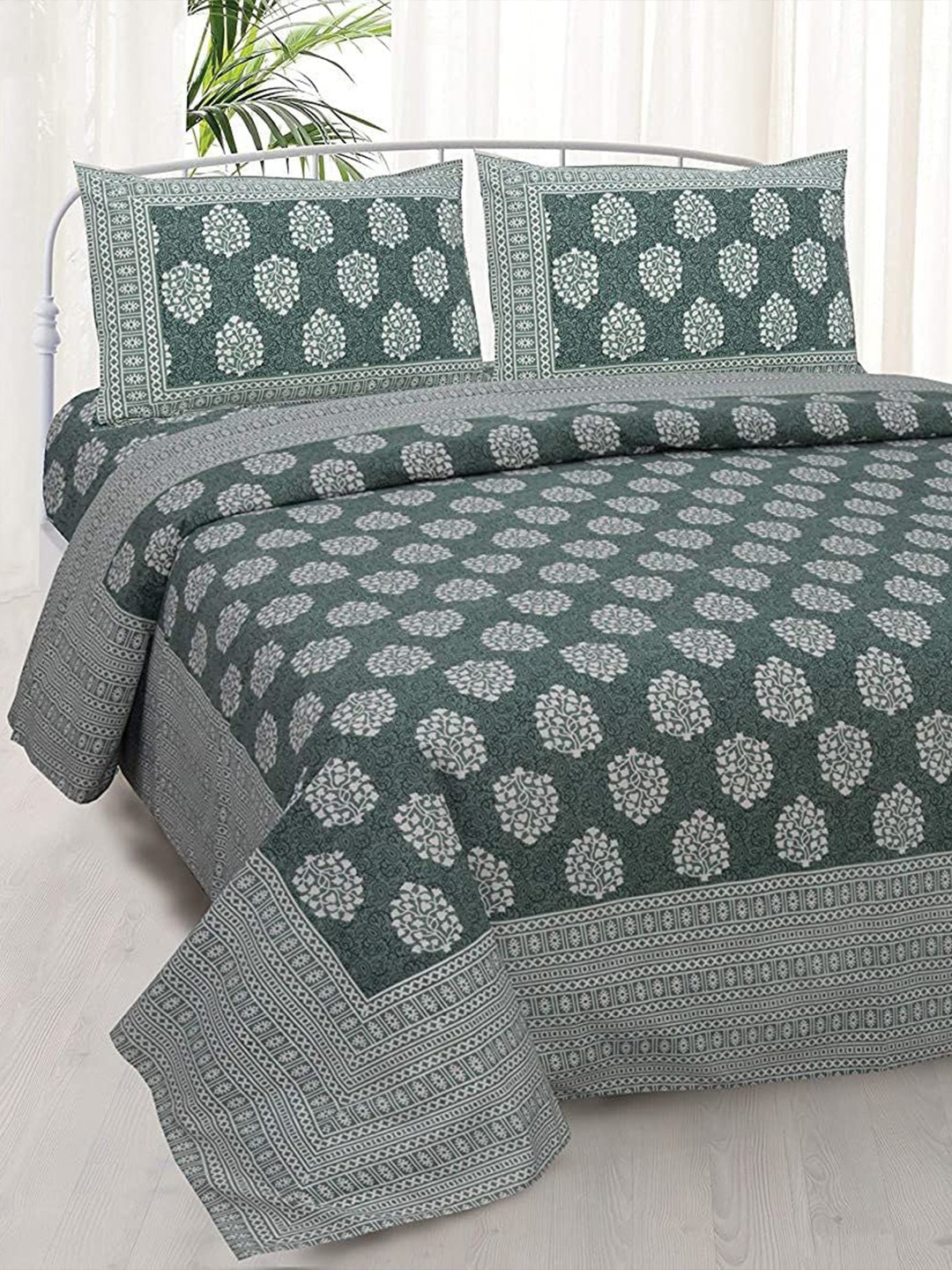 

EasyGoods Green & White Floral 300 TC King Bedsheet with 2 Pillow Covers