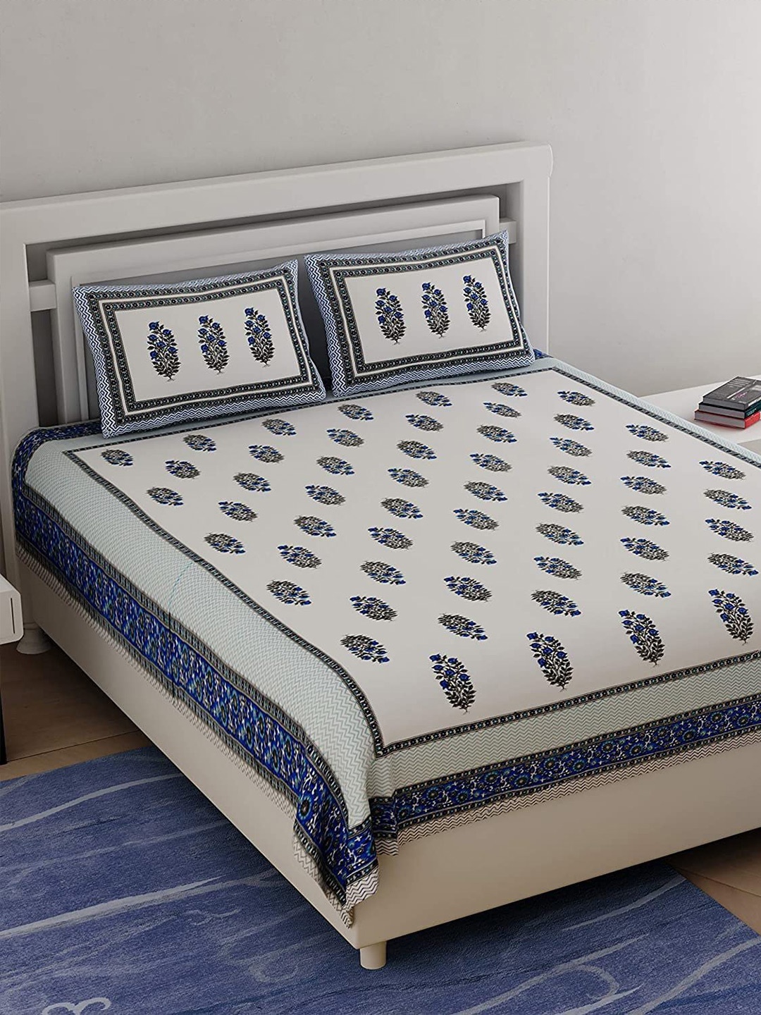 

EasyGoods White & Blue Floral 300 TC King Bedsheet with 2 Pillow Covers