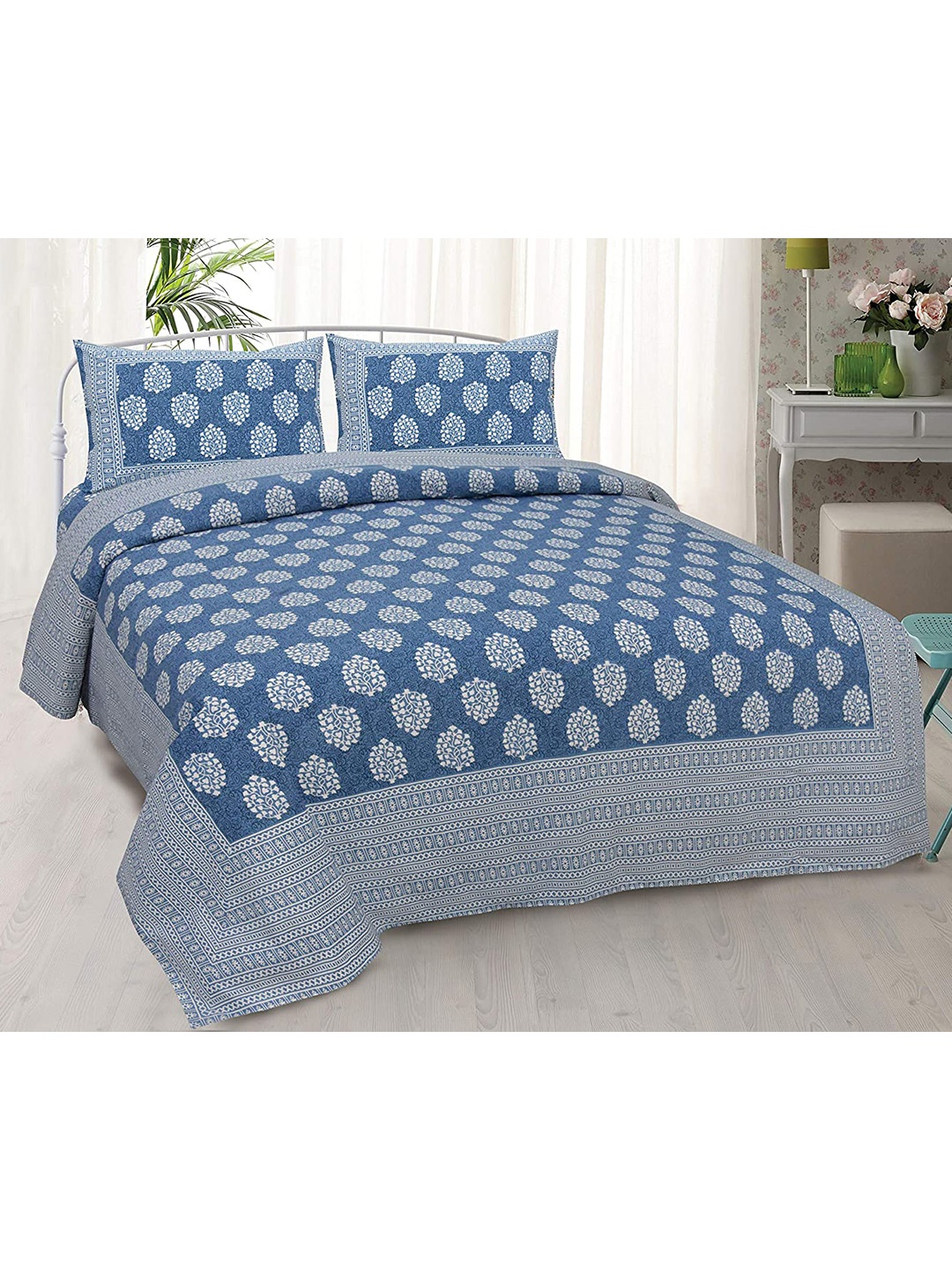 

EasyGoods Blue & White Floral 300 TC Cotton King Bedsheet with 2 Pillow Covers