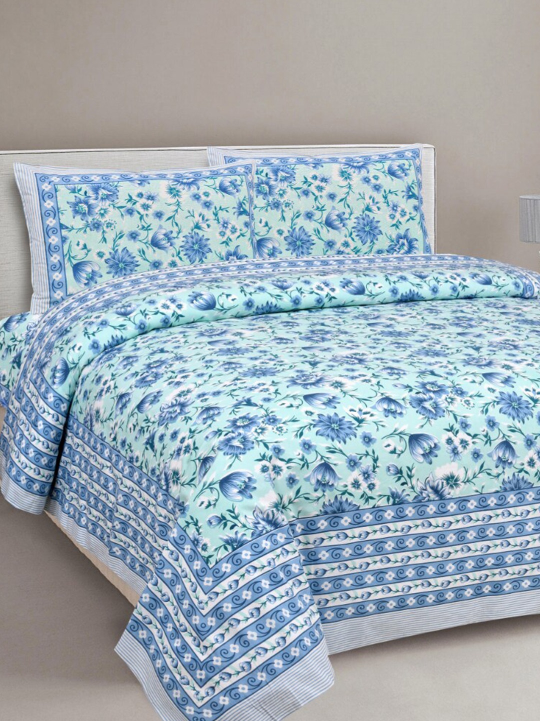 

EasyGoods Blue & White Floral 240 TC Pure Cotton King Bedsheet with 2 Pillow Covers
