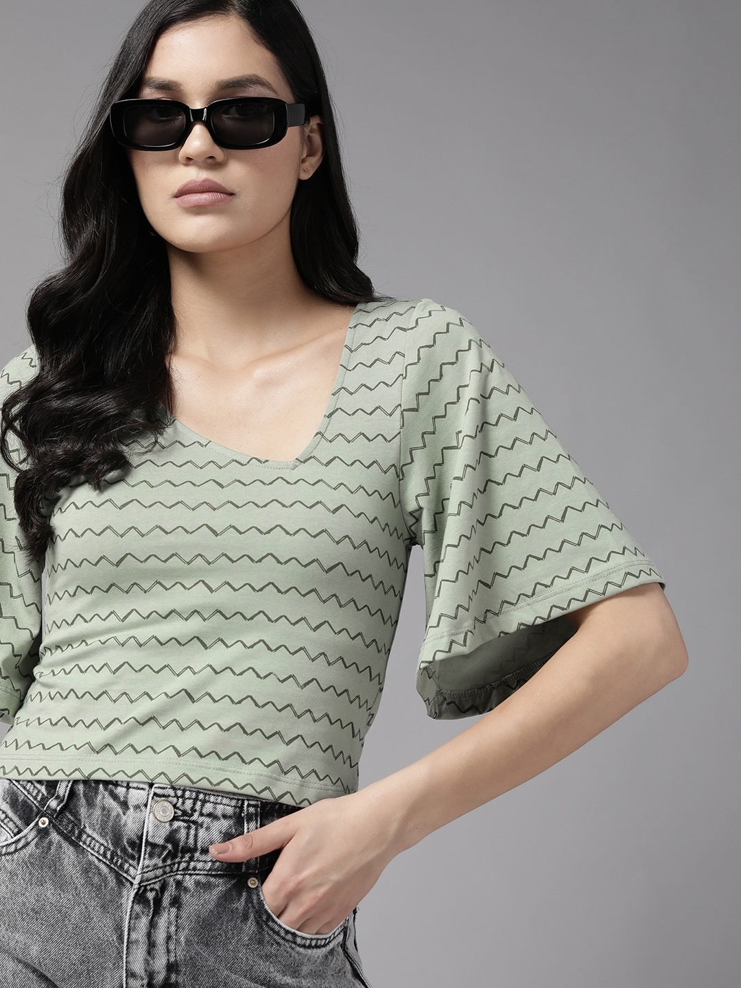 

The Roadster Lifestyle Co. Flared Sleeves Chevron Printed Top, Green