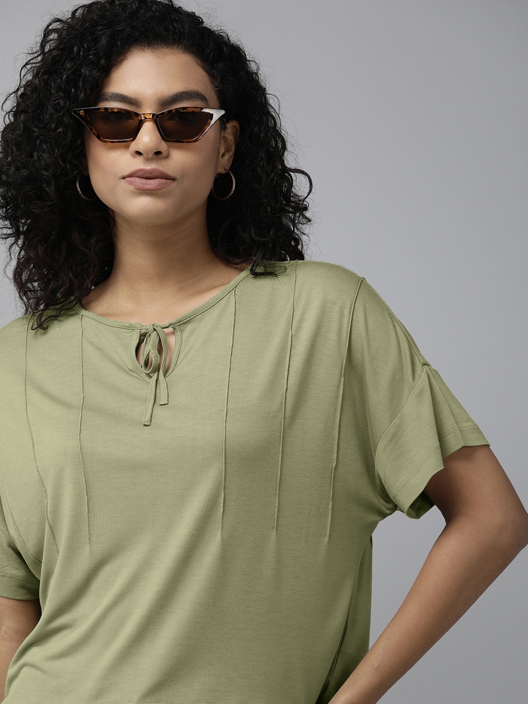 

The Roadster Life Co. Self-Striped Drop-Shoulder Sleeves T-shirt, Olive