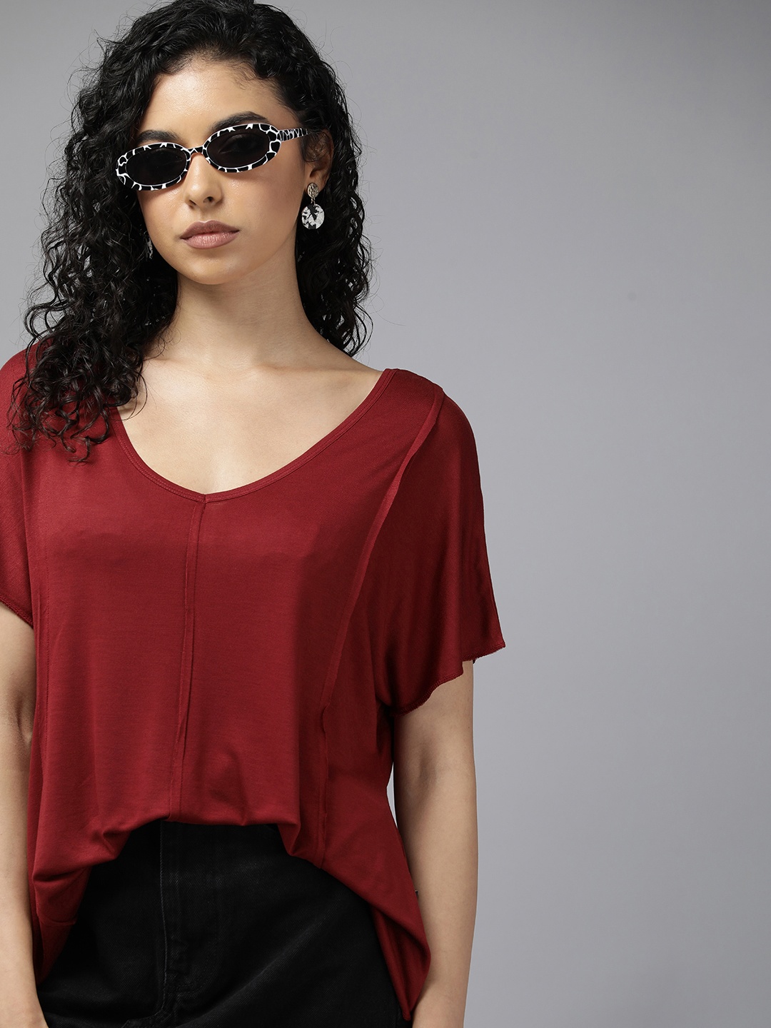 

The Roadster Lifestyle Co. Solid Extended Sleeves Top, Maroon