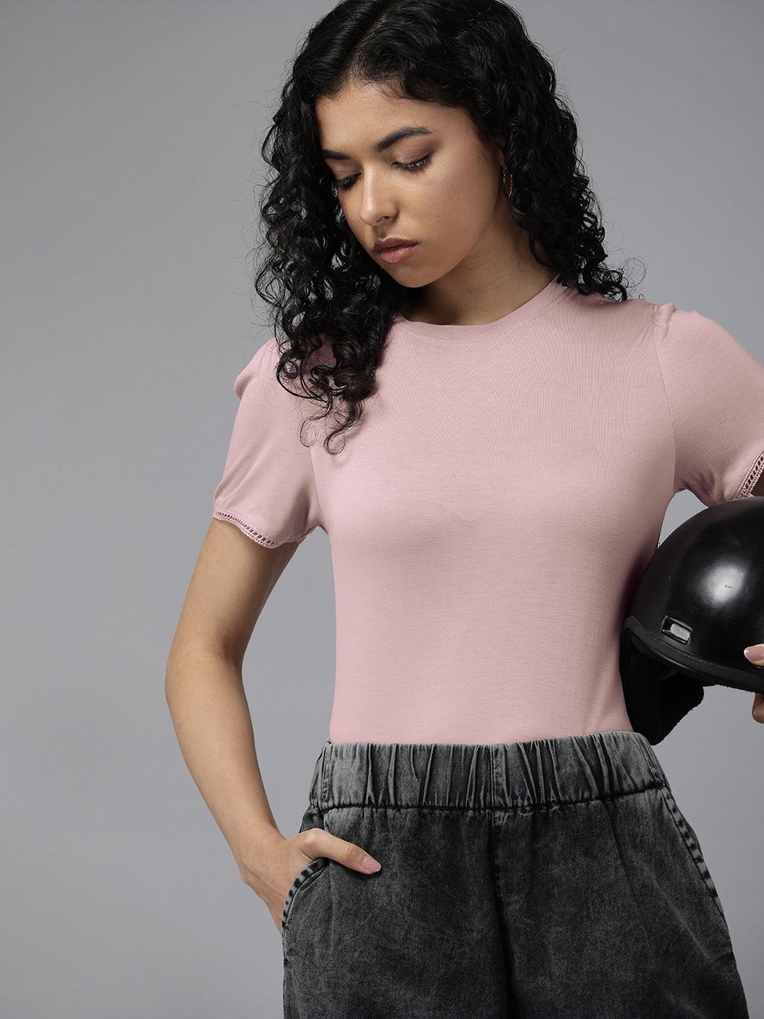 

The Roadster Life Co. Round Neck T-shirt, Mauve