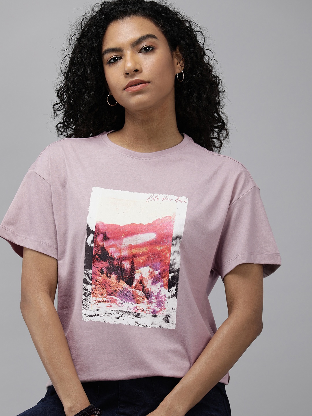 

The Roadster Life Co. Graphic Printed Drop-Shoulder Sleeves Boxy T-shirt, Mauve