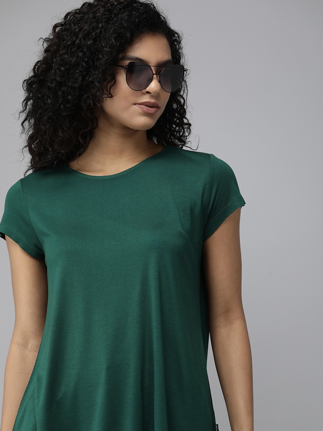 

The Roadster Life Co. Relaxed Fit Solid Round Neck Swing T-shirt, Green