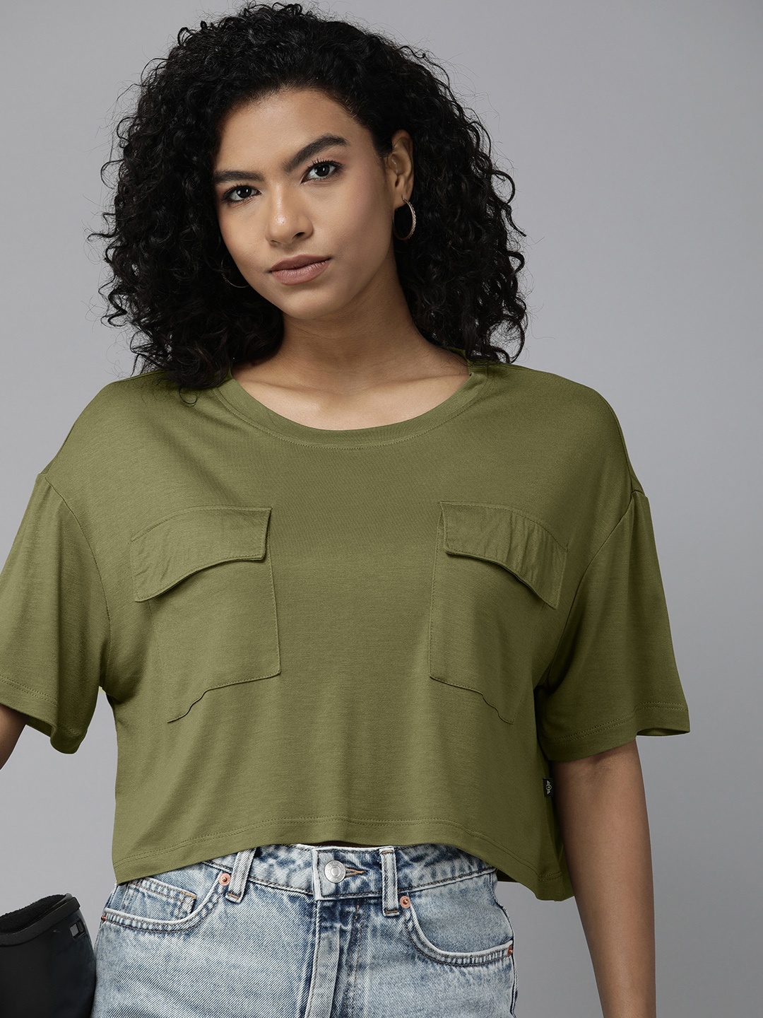 

The Roadster Life Co. Round Neck Drop-Shoulder Sleeves Boxy T-shirt With Chest Pockets, Olive