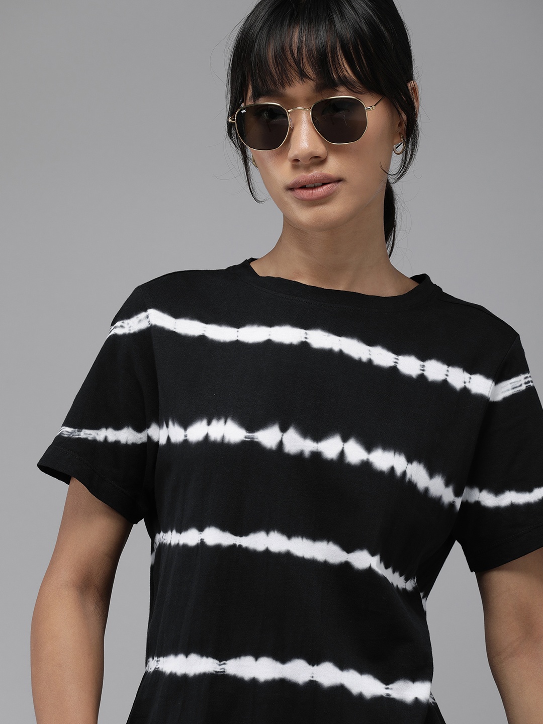 

The Roadster Lifestyle Co. Women Pure Cotton Tie and Dye T-shirt, Black