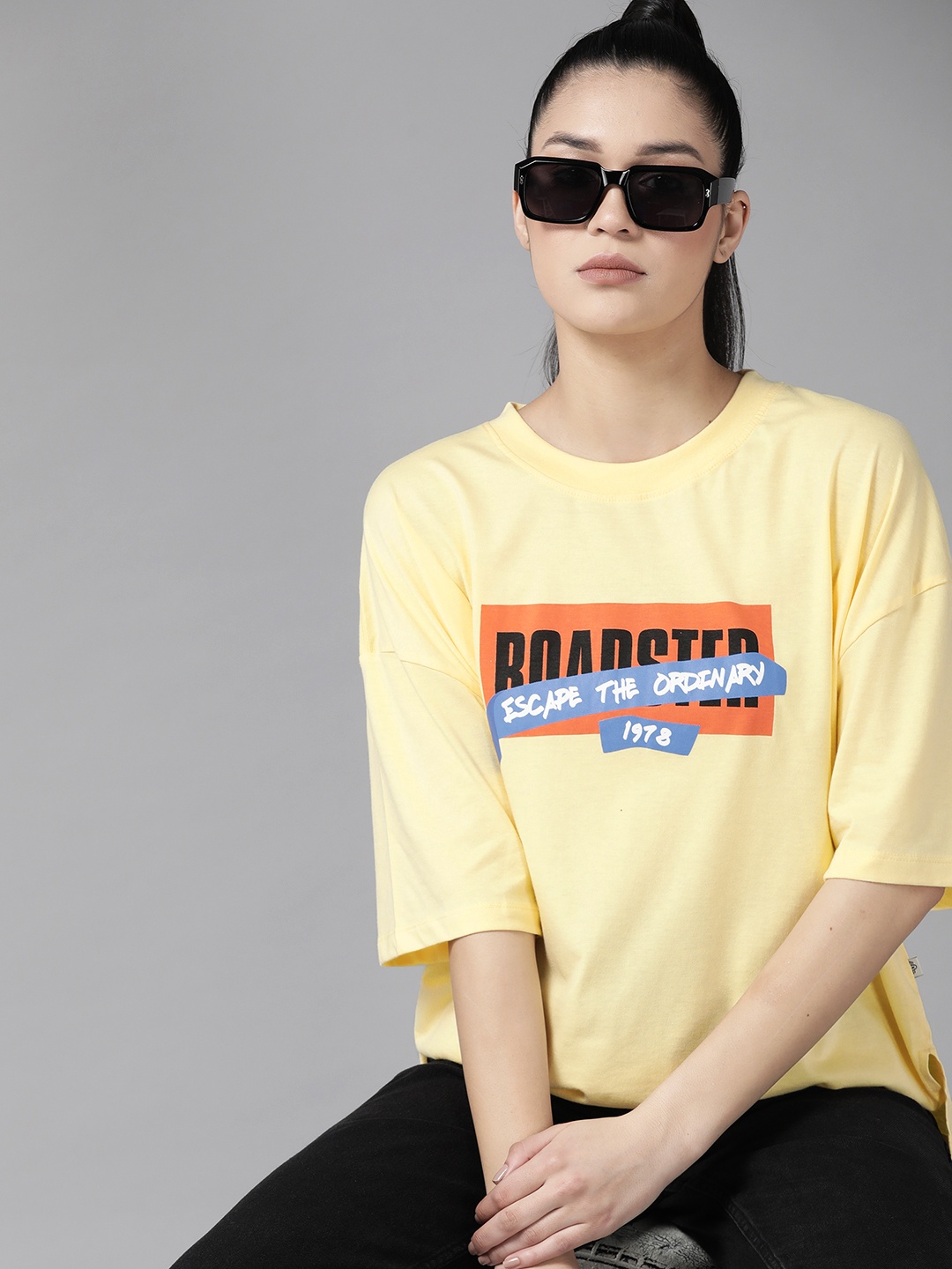 

The Roadster Lifestyle Co. Brand Logo Print Drop-Shoulder Sleeves T-shirt, Yellow