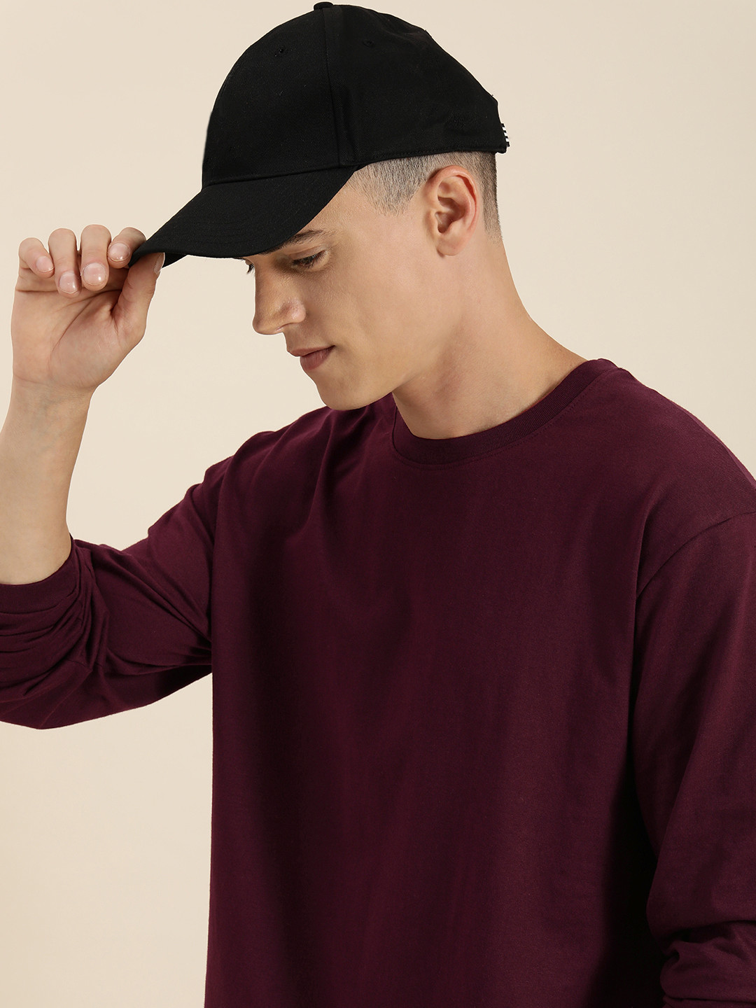 

Difference of Opinion Men Burgundy Solid Pure Cotton Oversized T-shirt