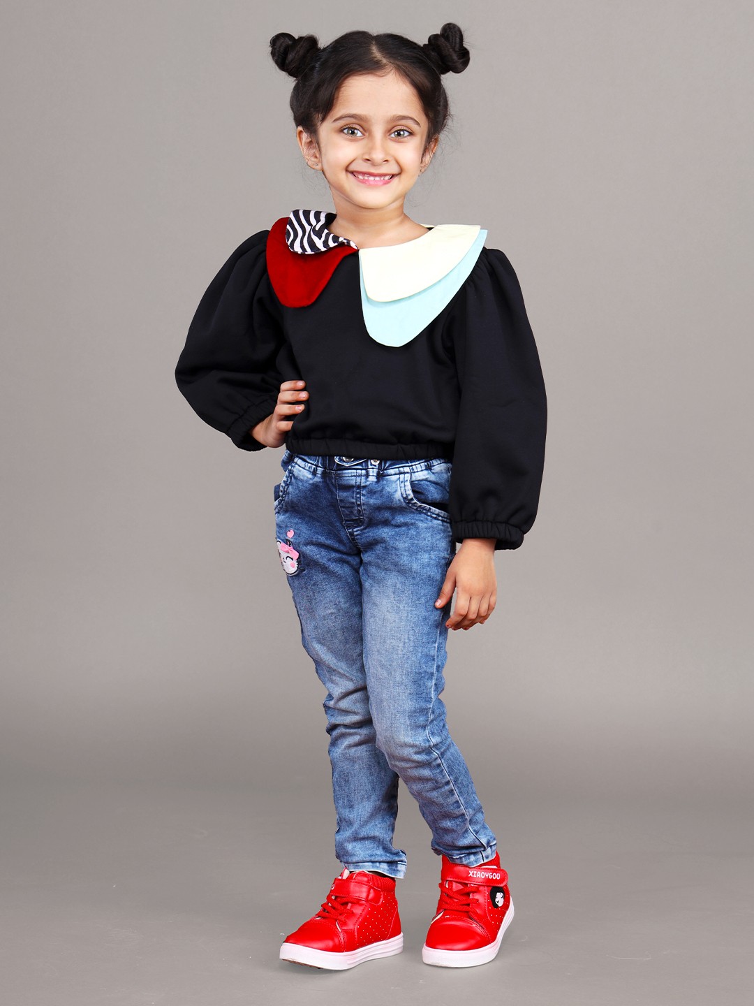 

Beyabella Girls Black Fleece Sweatshirt