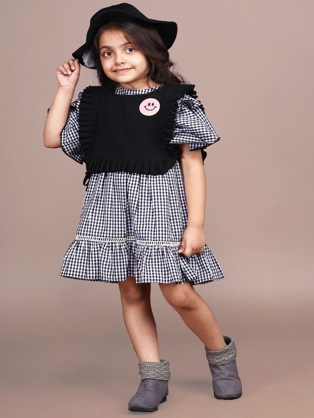

Beyabella Girls Black & Pink Embellished Shrug with frills
