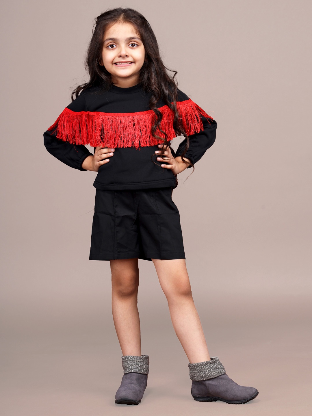 

Beyabella Girls Black Red Fringe Sweatshirts