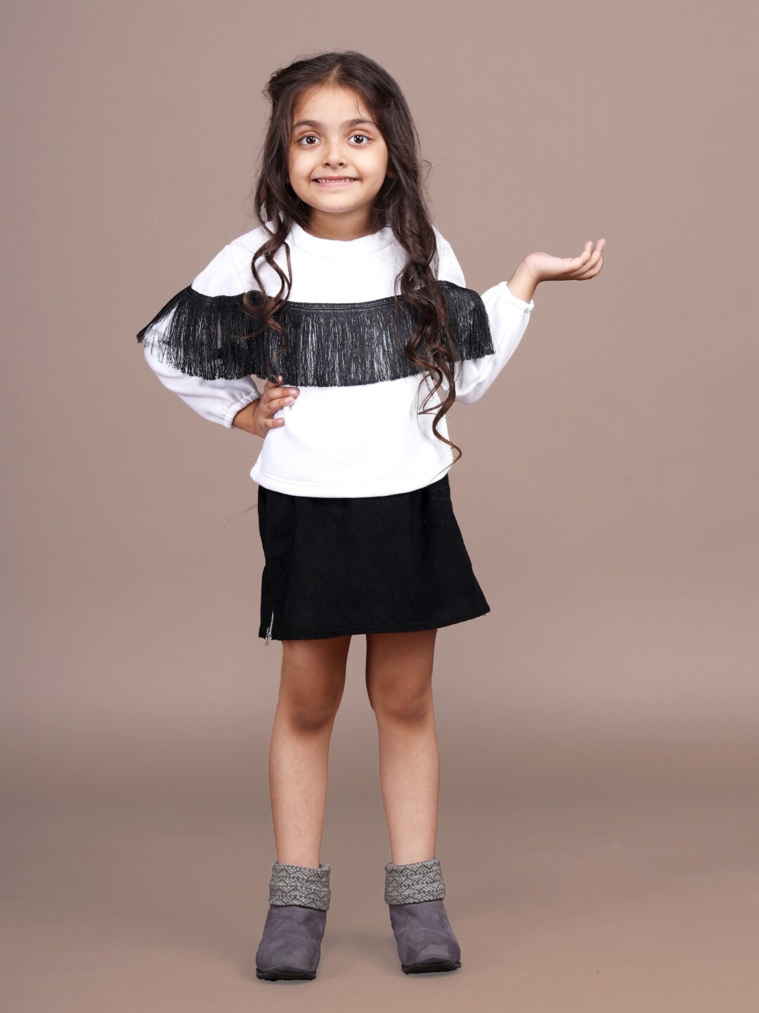 

Beyabella Girls White Embellished Sweatshirt
