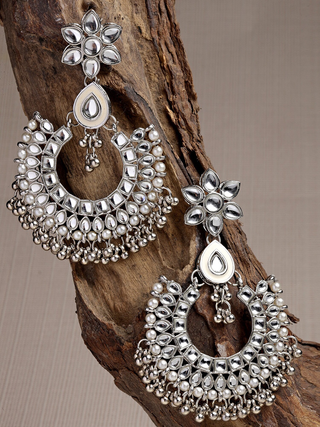 

KARATCART Silver-Toned Oxidised Chandbalis Earrings