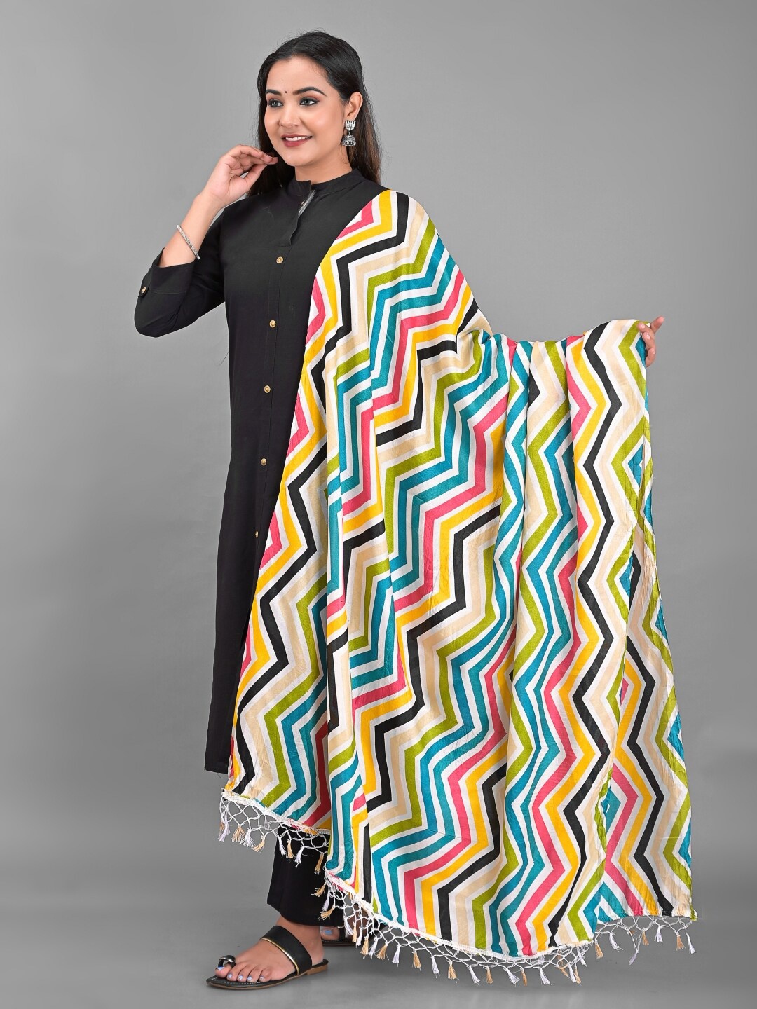 

Apratim White & Blue Striped Dupatta