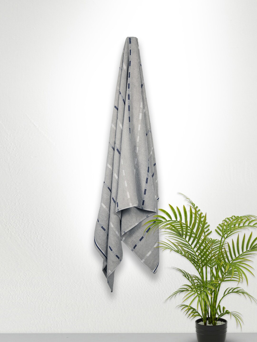 

MYTRIDENT Grey Solid GSM 500 Cotton Bath Towel