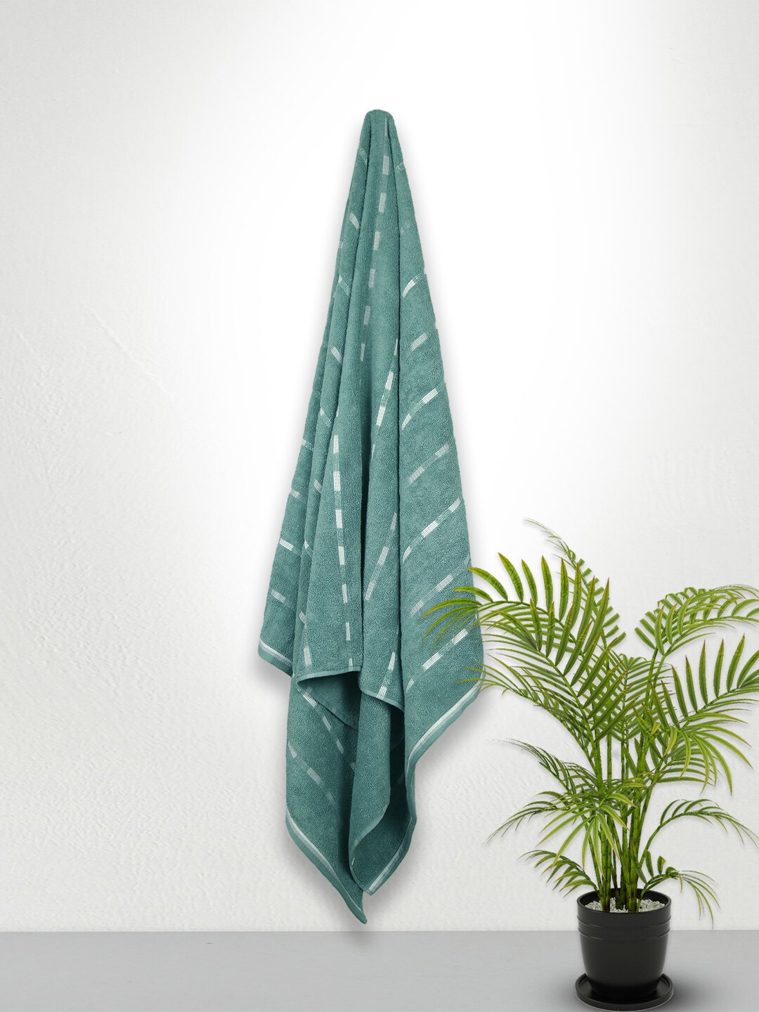 

MYTRIDENT Solid 500 GSM Bath Towel, Green