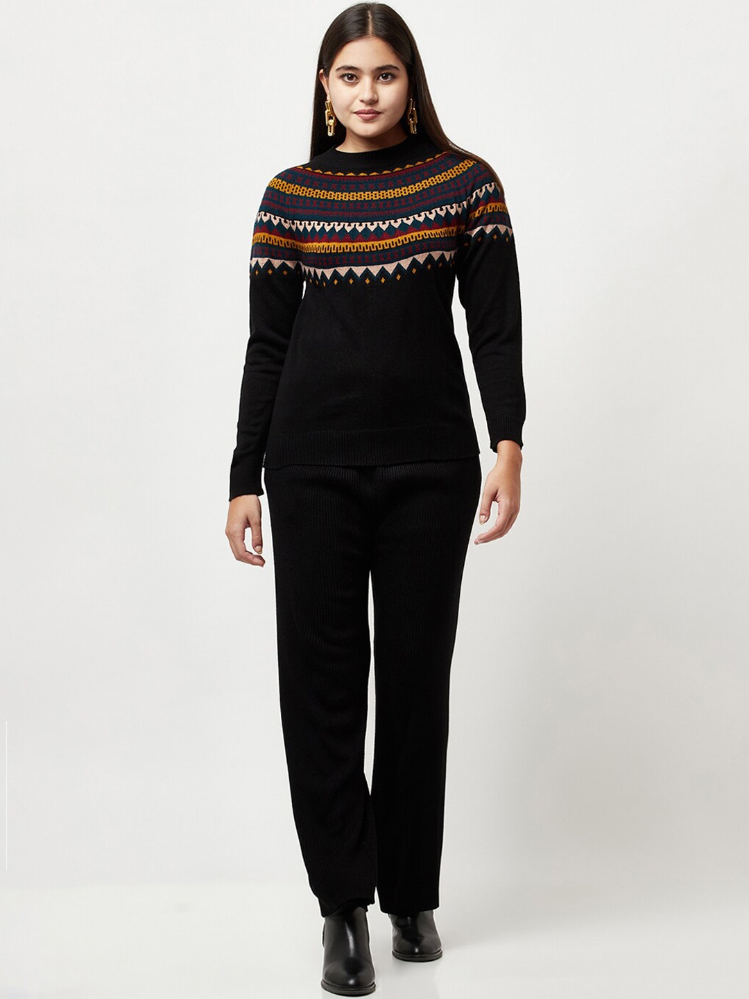 

Knitstudio Women Black Self-Design aw22 Co-Ords