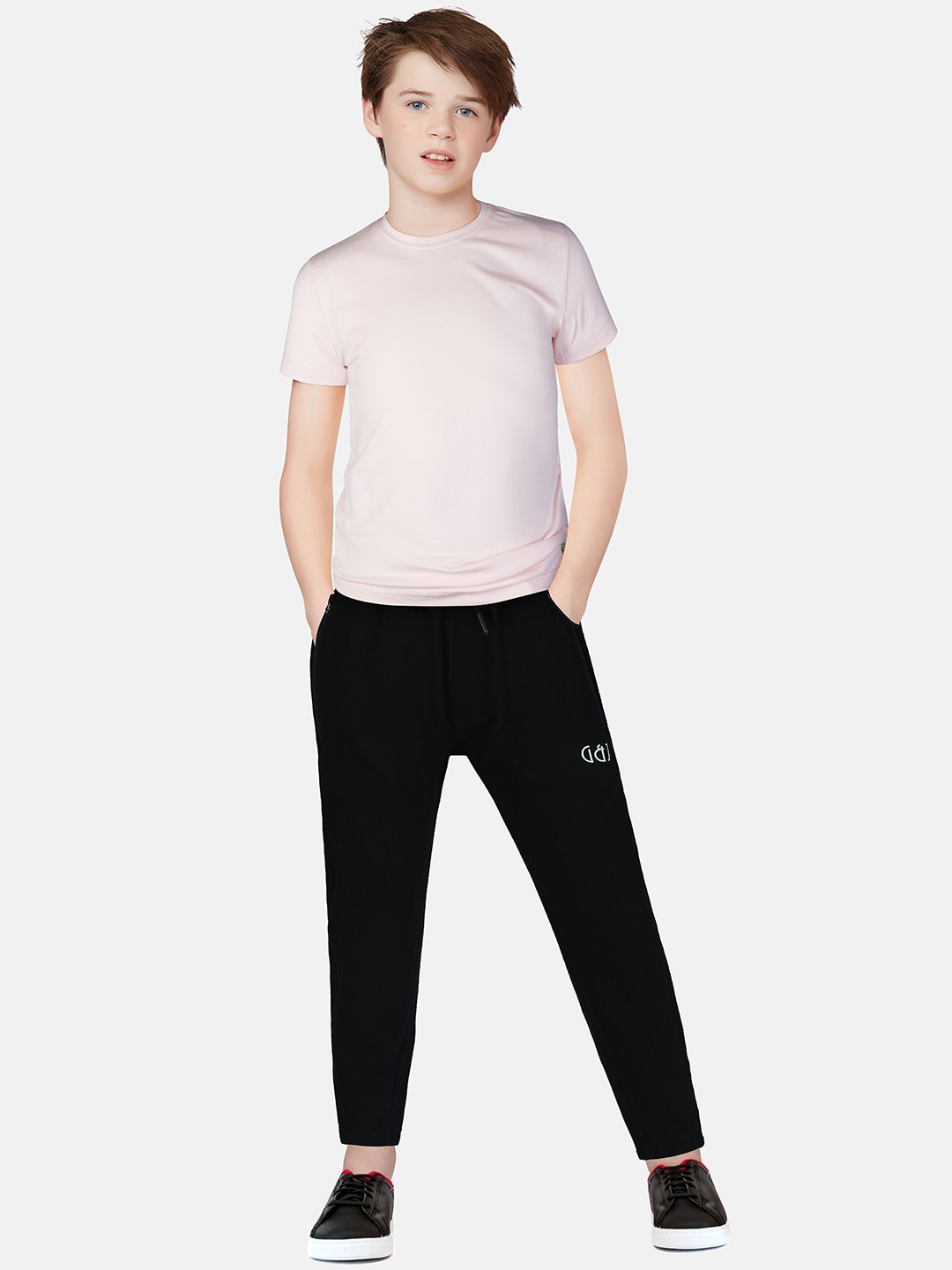 

Gini and Jony Boys Black Solid Cotton Track Pants