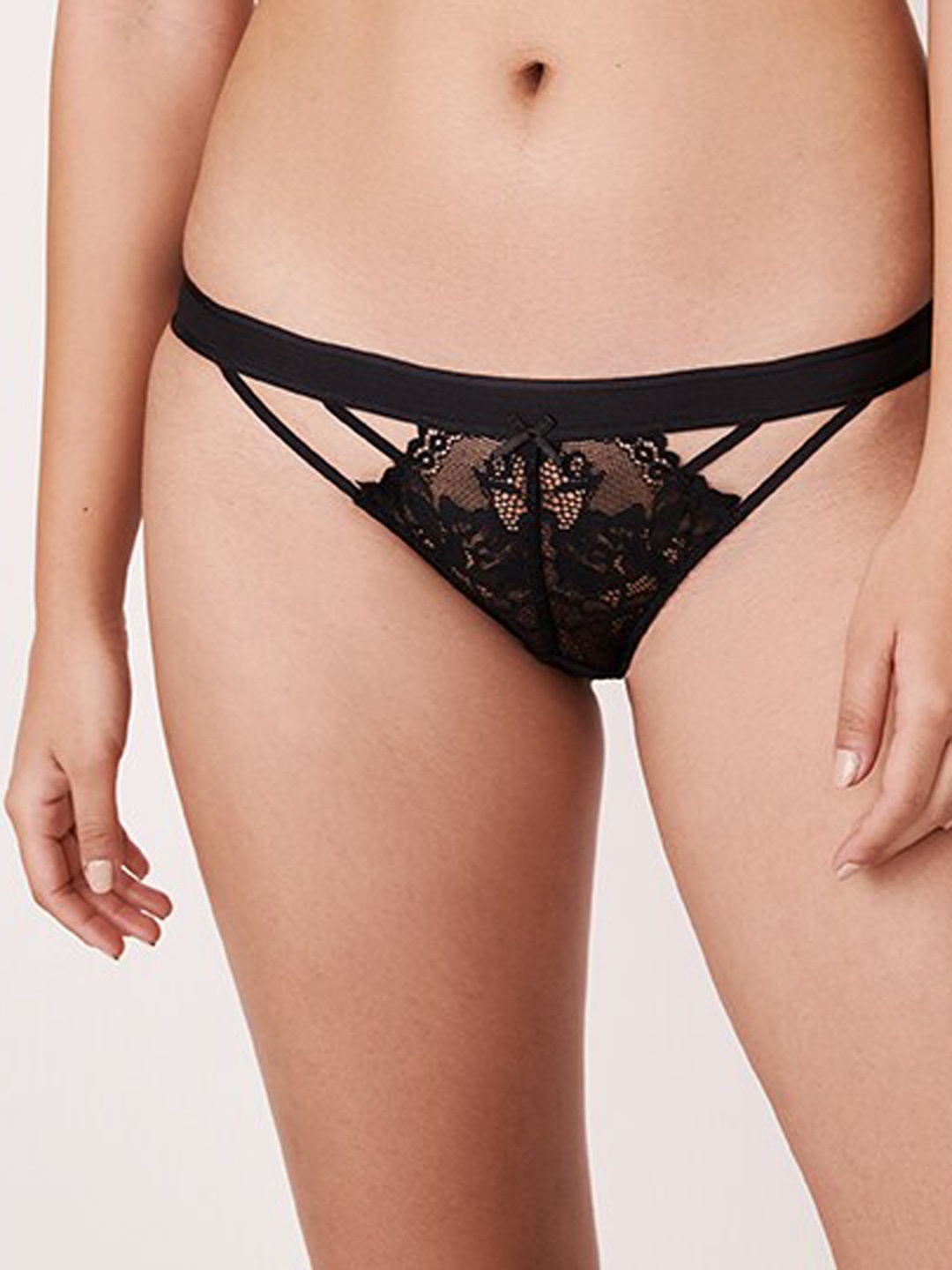 

La Vie en Rose Women Black Lace Bikini Briefs