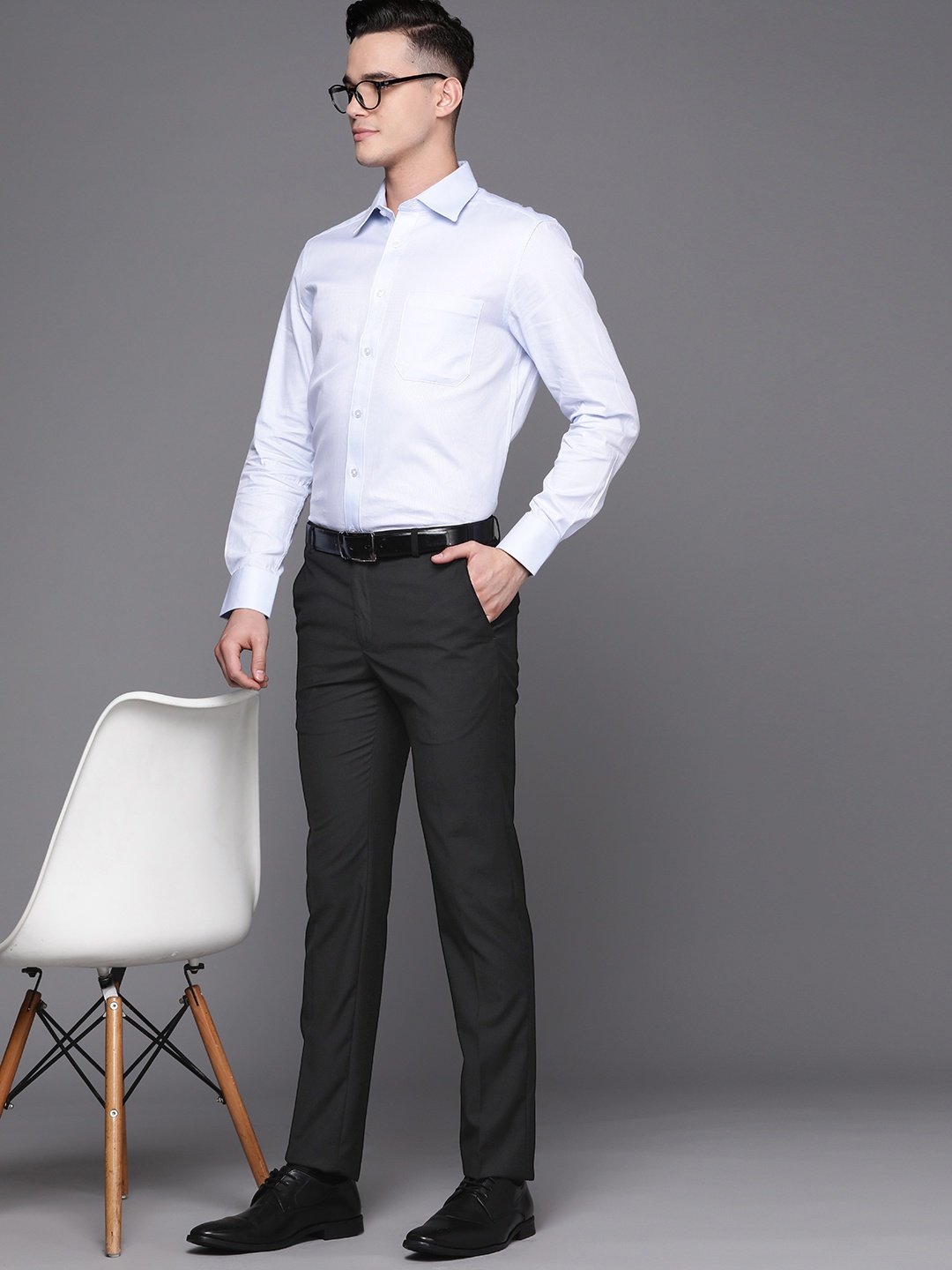

Raymond Men Solid Slim Fit Flat Front Formal Trousers, Black