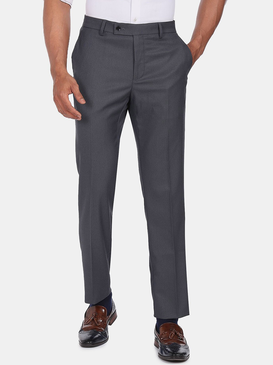 

Arrow Men Grey Solid Trousers